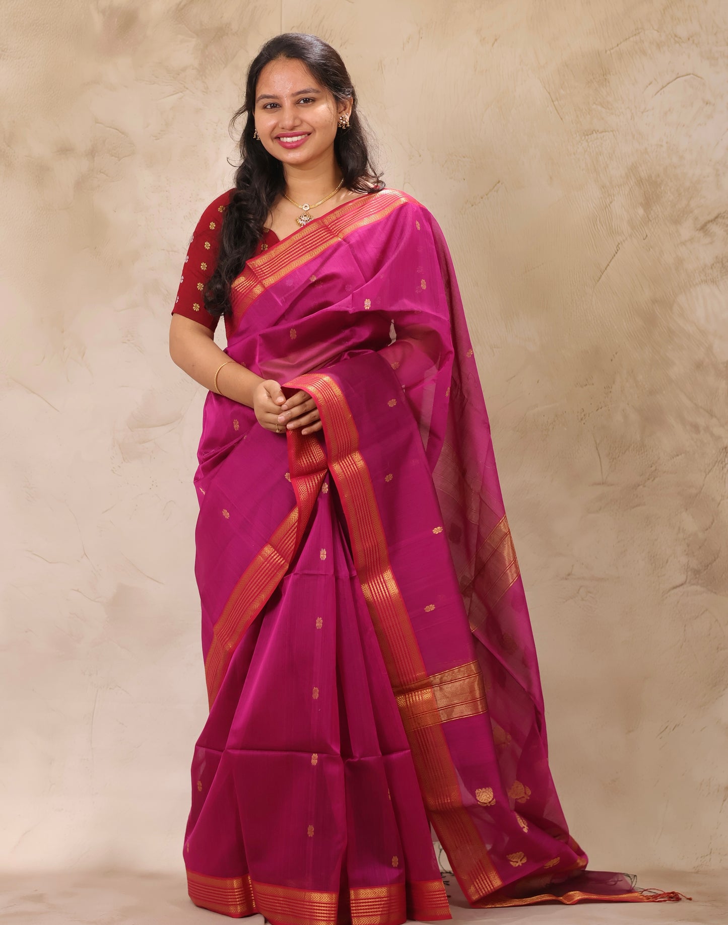 Magenta Handloom Maheswari Silk Cotton Sarees | Looms & Tassels