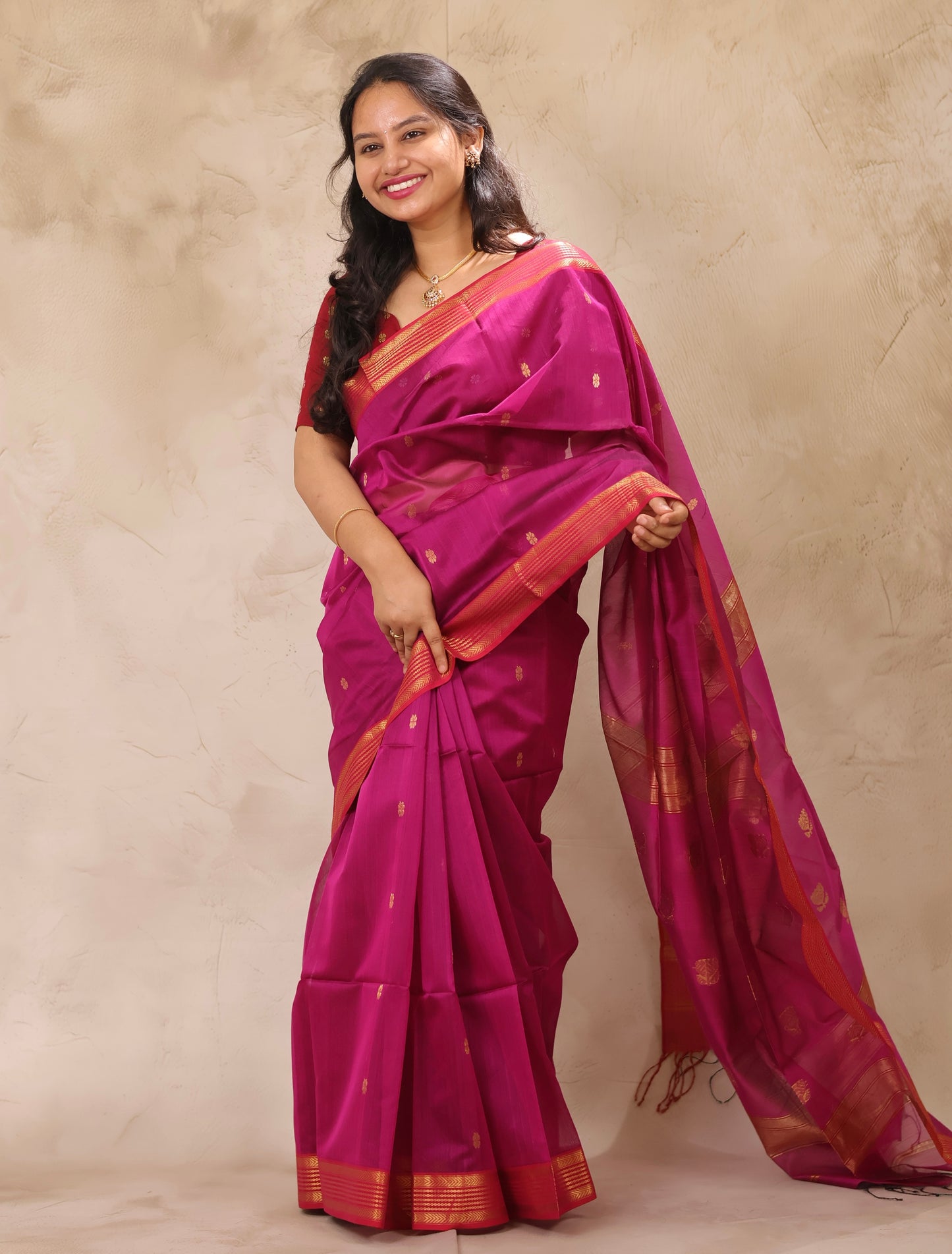 Magenta Handloom Maheswari Silk Cotton Sarees | Looms & Tassels