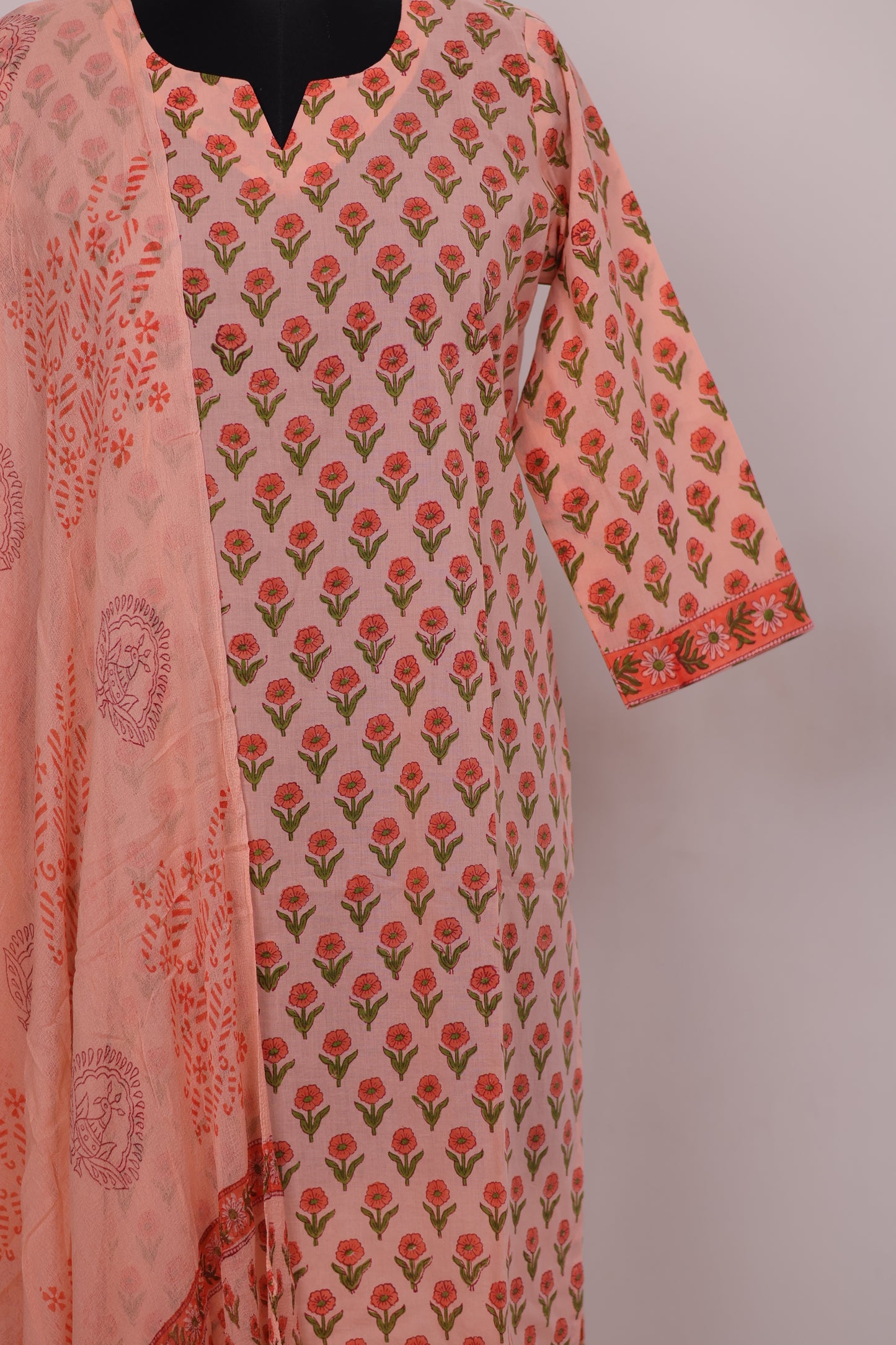 Peach Handblock printed Pure Mul Cotton with Chiffon Duppata 3 piece suit (stitched)