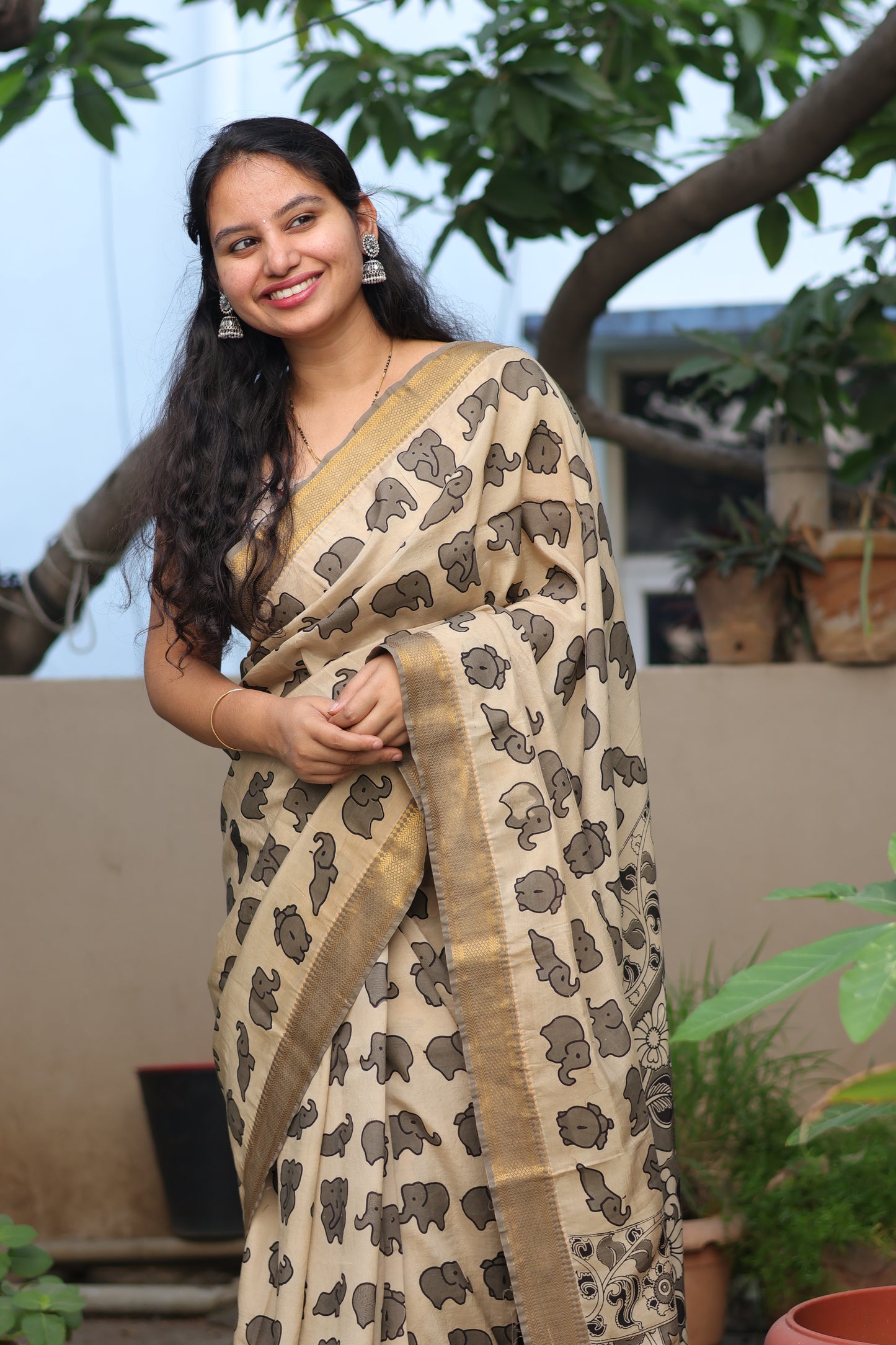Cream & Grey Elephant Kalamkari Silk Handcrafted Nizam Border Saree