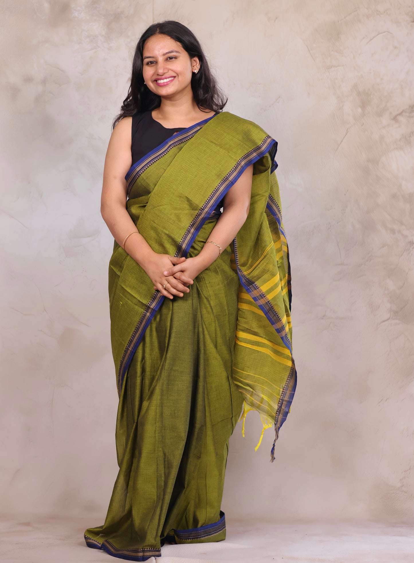 Green Narayanpet Cotton Saree with Ikkat Blouse Piece | Looms & Tassels