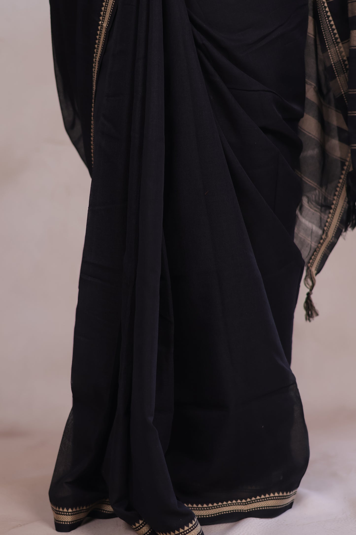 Black Narayanpet Cotton Saree | Looms & Tassels