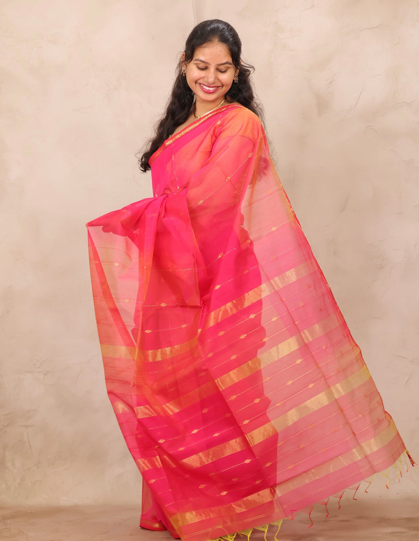 Dual Tone Handloom Maheswari Silk Cotton Sarees | Looms & Tassels