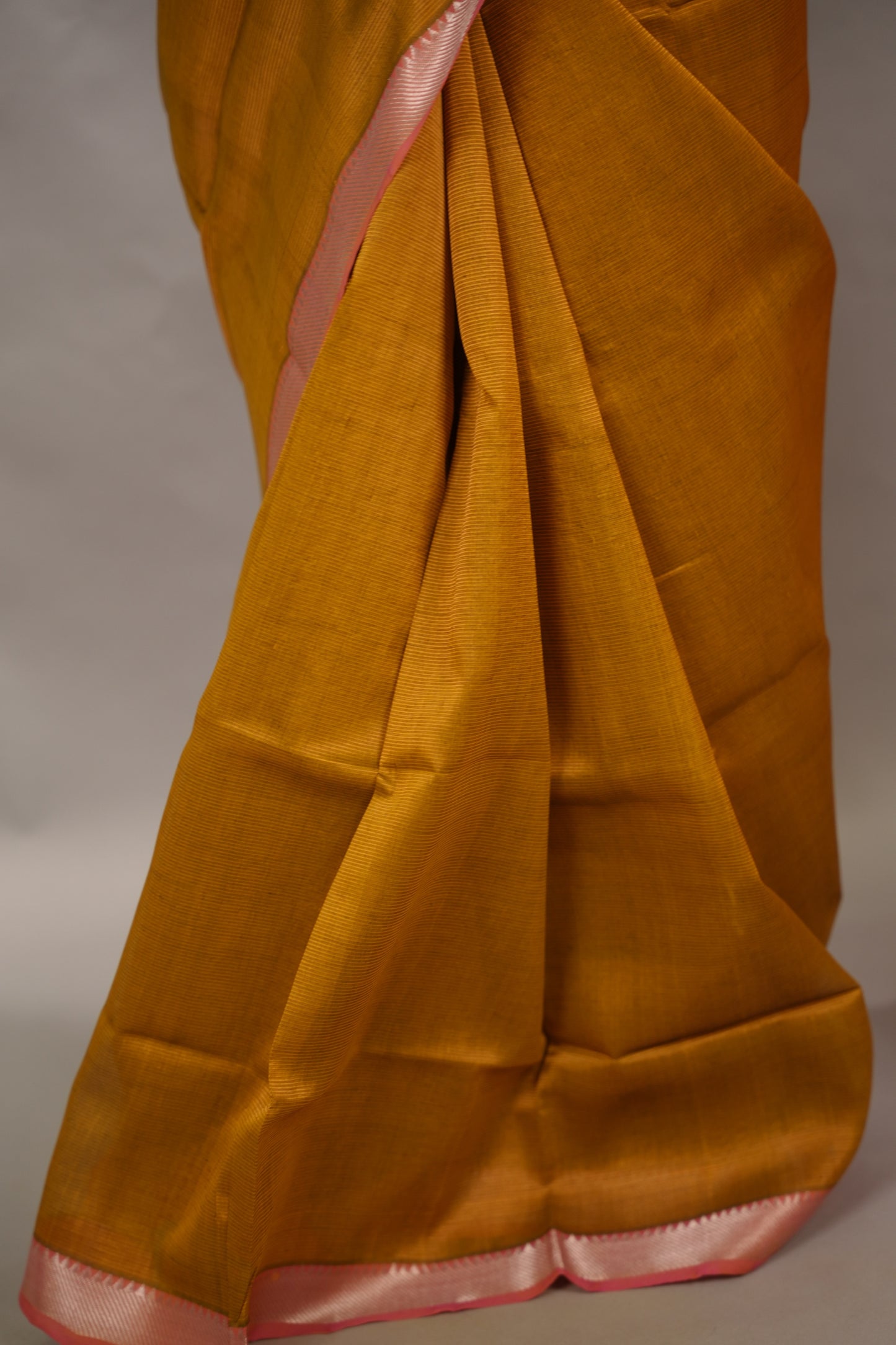 Gold Handloom Mangalagiri Silk Saree| Looms & Tassels