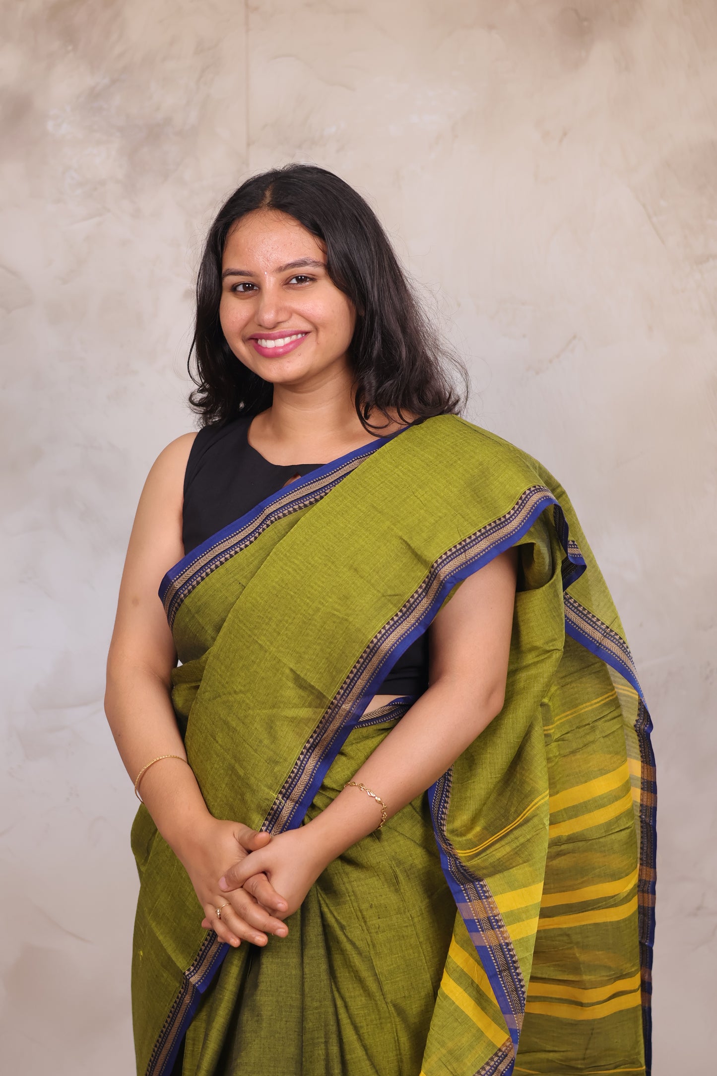 Green Narayanpet Cotton Saree with Ikkat Blouse Piece | Looms & Tassels