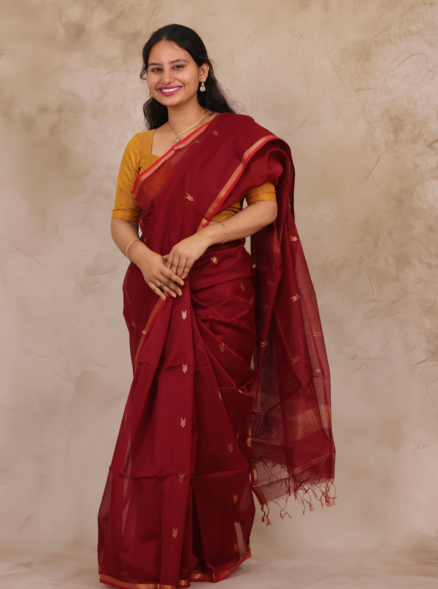 Maroon Handloom Maheswari Silk Cotton Sarees | Looms & Tassels