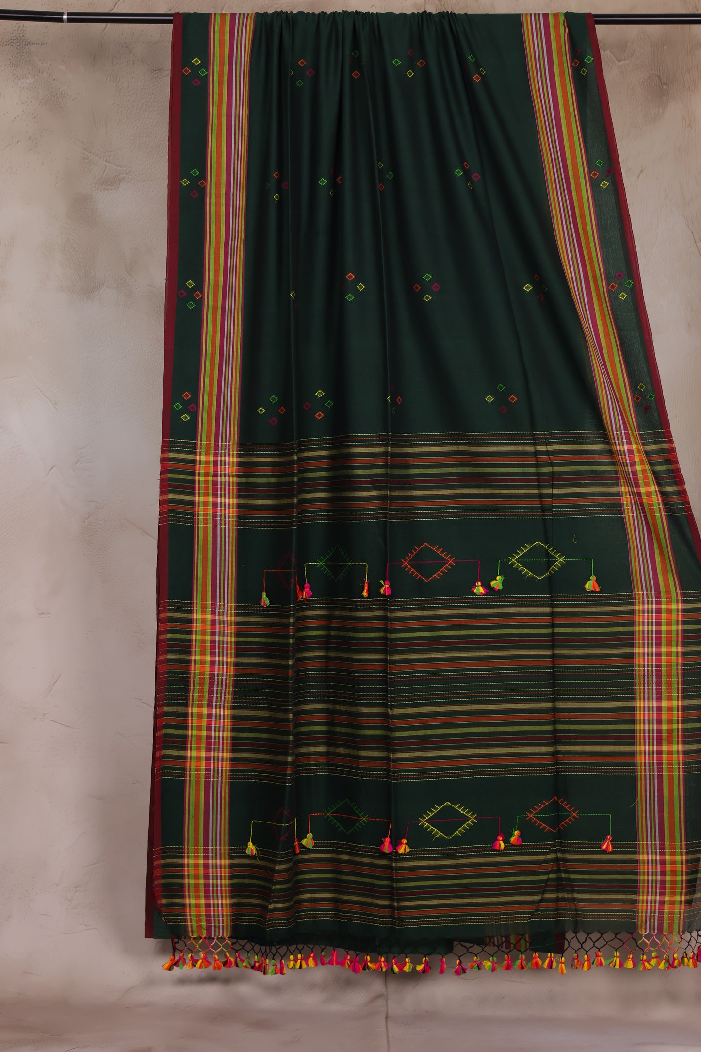 Bottle Green Bhujodi weaving Malai Cotton Saree | Looms & Tassels