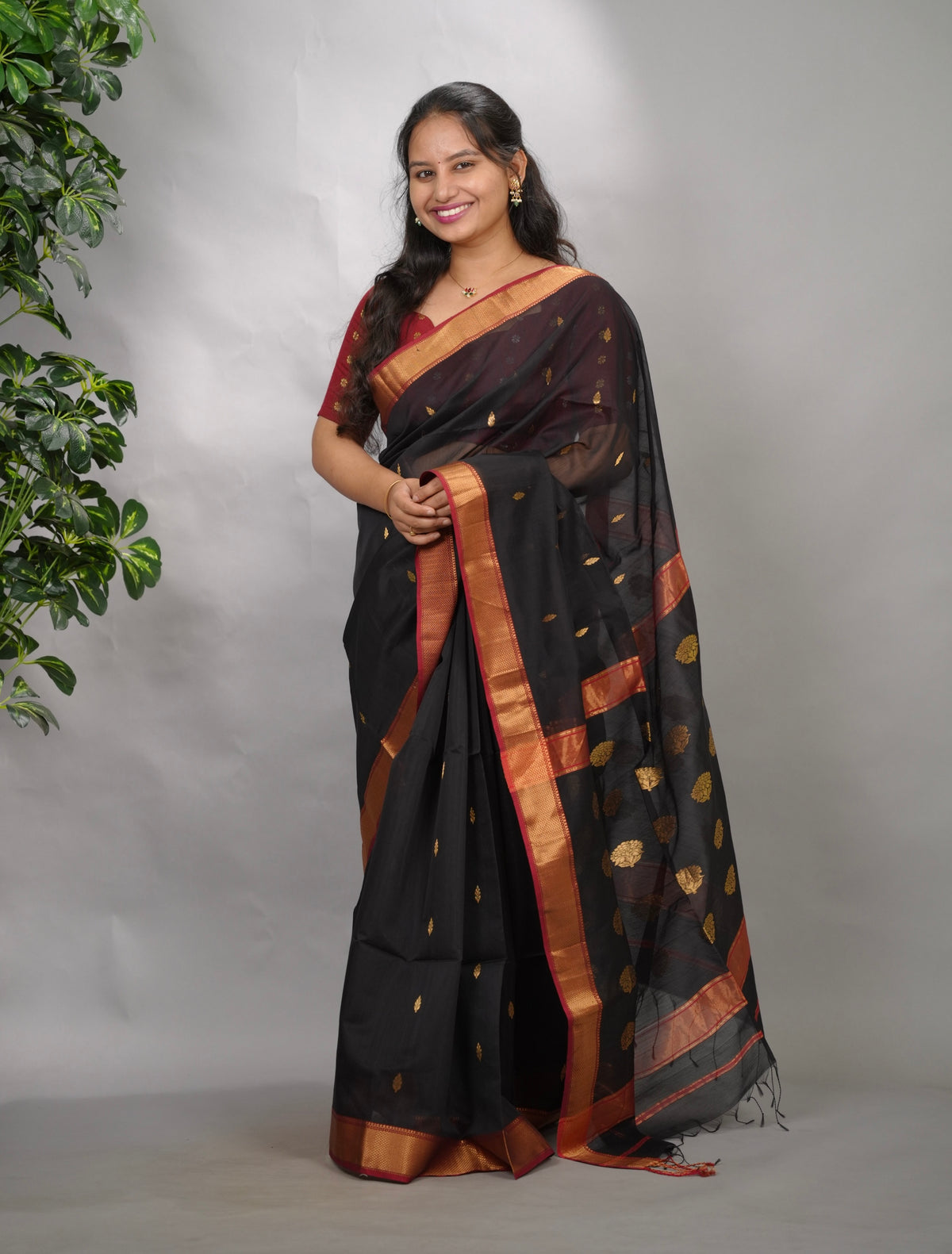 Black Handloom Maheswari Silk Cotton Sarees | Looms & Tassels
