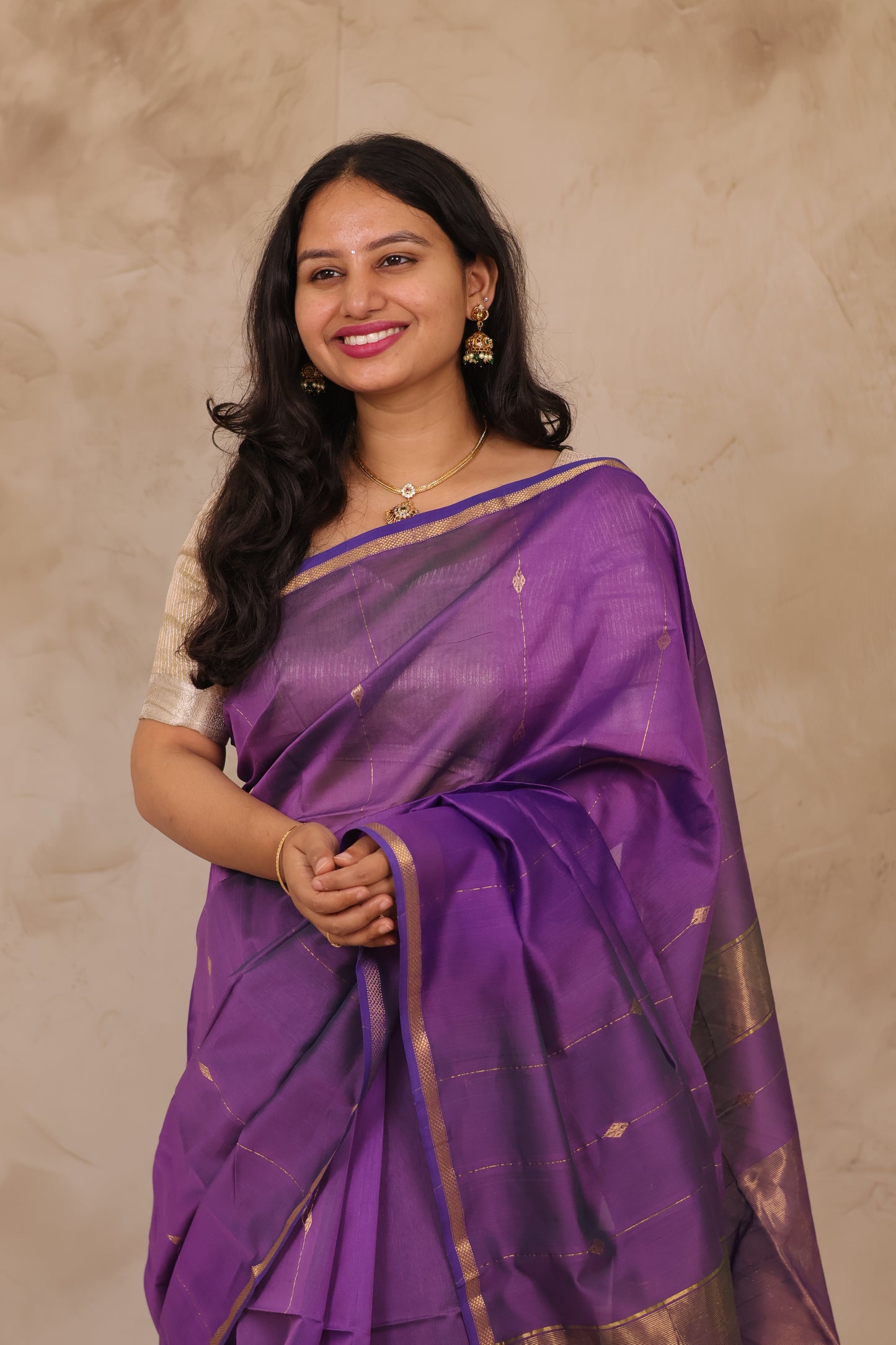Dual Tone Handloom Maheswari Silk Cotton Sarees | Looms & Tassels