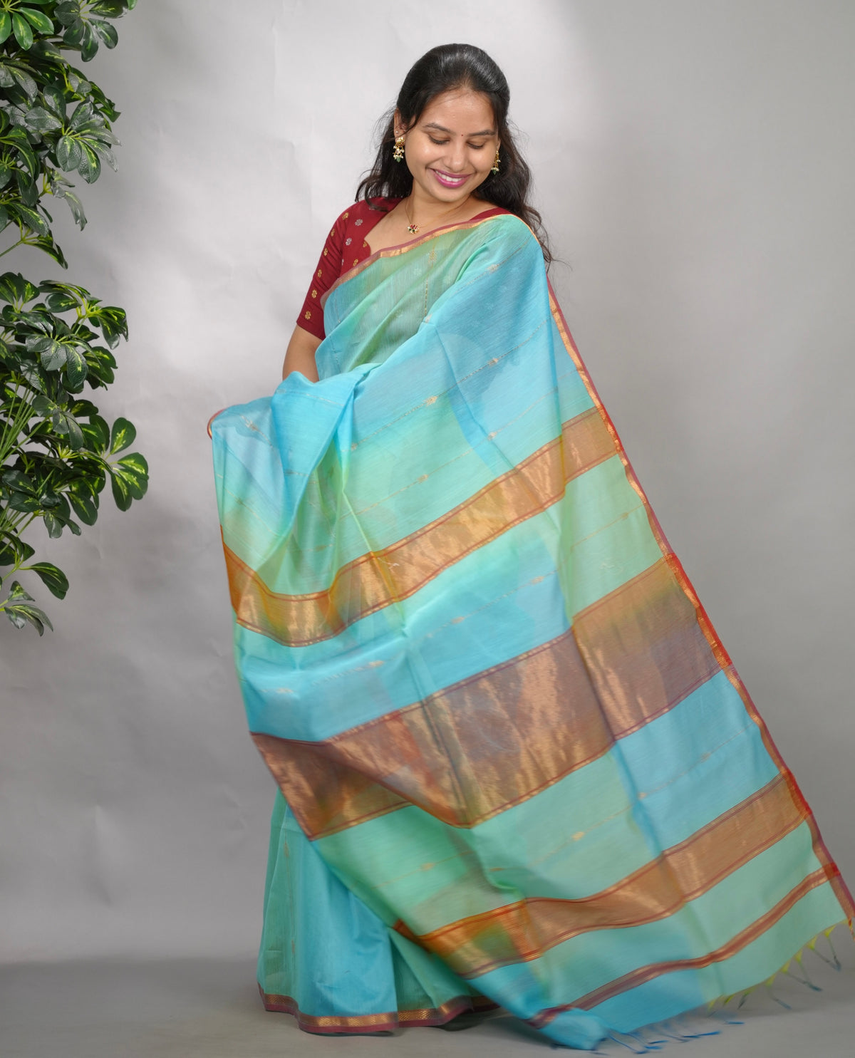 Sky Blue Handloom Maheswari Silk Cotton Sarees | Looms & Tassels