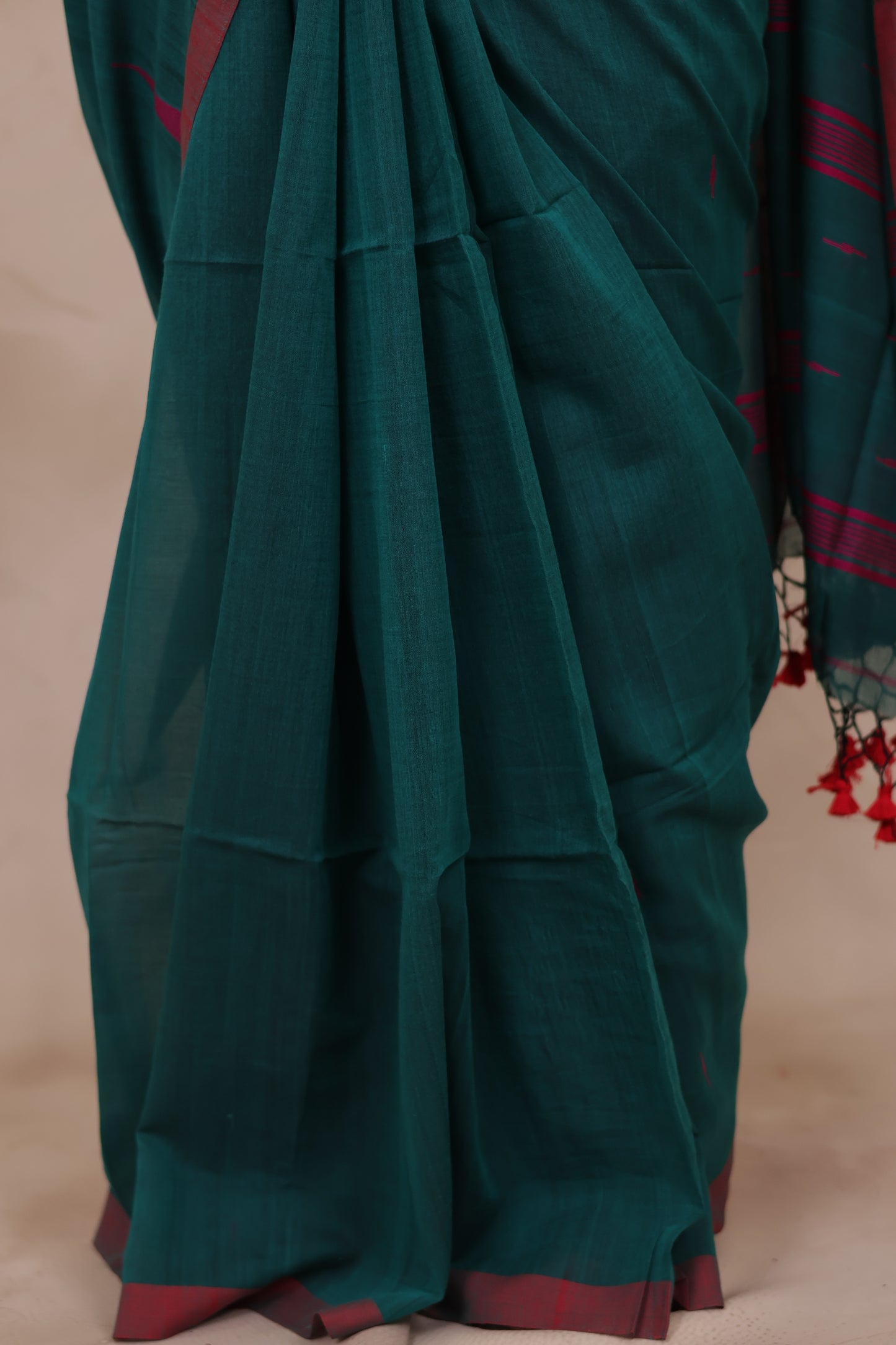 Emerald Green Handwoven Malai Cotton Saree| Looms & Tassels