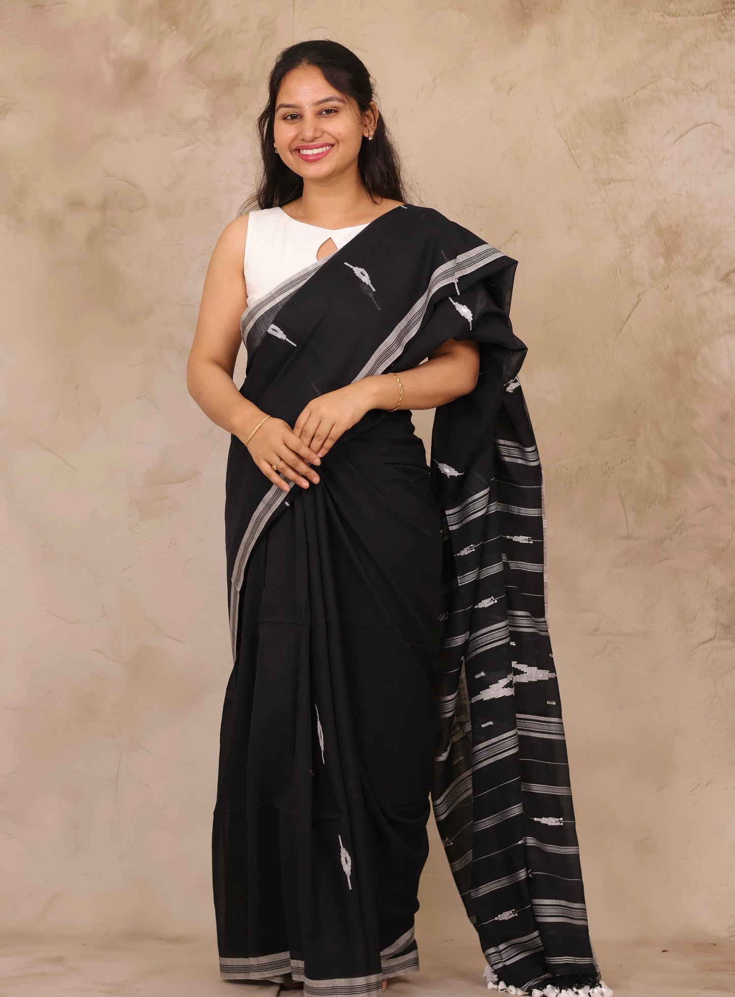 Black Handwoven Malai Cotton Saree | Looms & Tassels