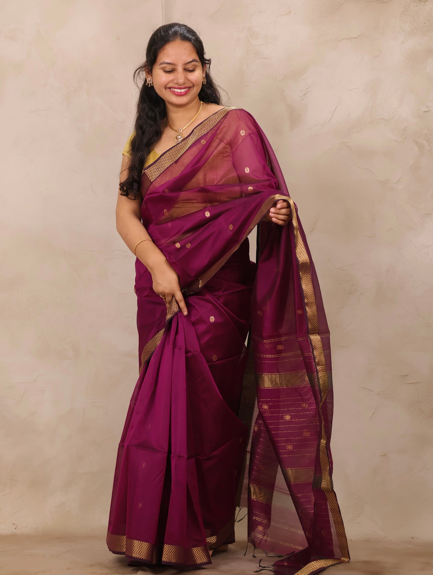 Magenta Handloom Maheswari Silk Cotton Sarees | Looms & Tassels
