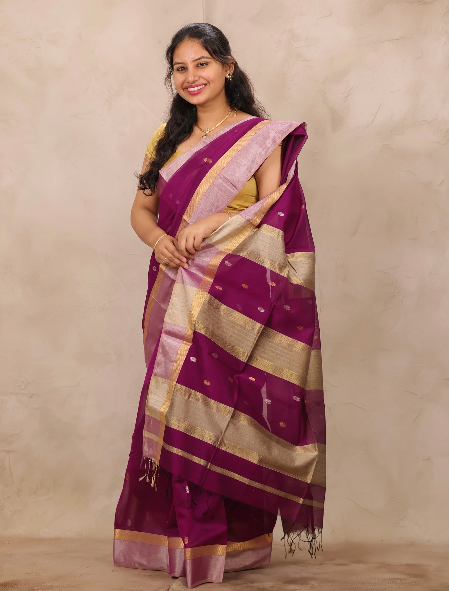 Magenta Handloom Maheswari Silk Cotton Sarees | Looms & Tassels