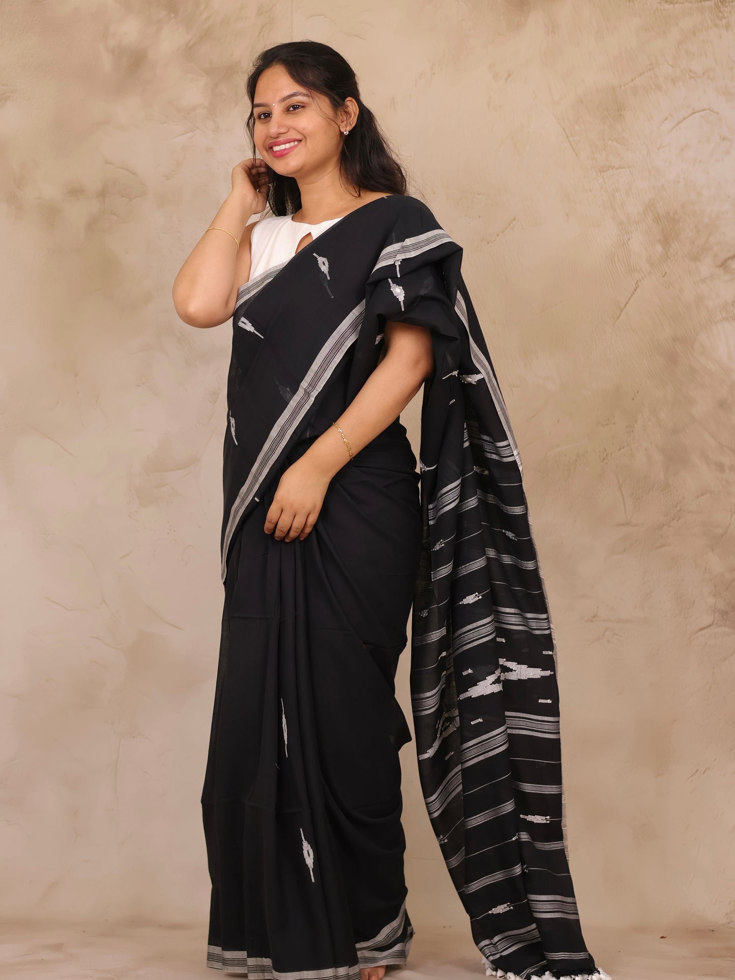 Black Handwoven Malai Cotton Saree | Looms & Tassels