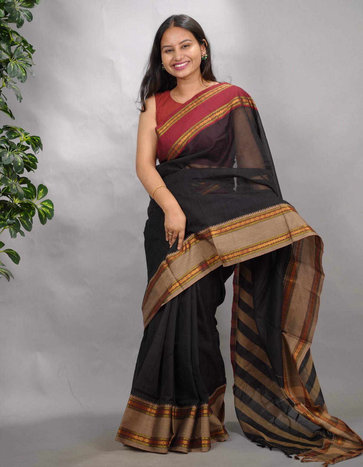 Black Narayanpet Cotton Saree With Ganga And Jamuna Border | Looms & Tassels