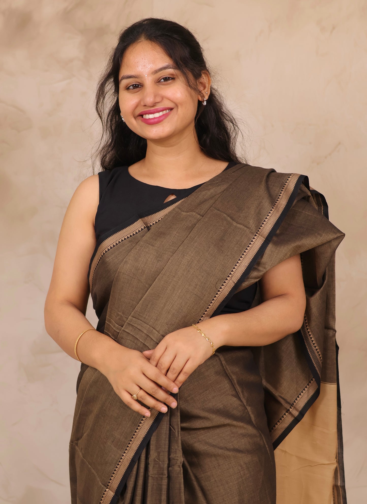 Grey & Black Narayanpet Cotton Saree | Looms & Tassels