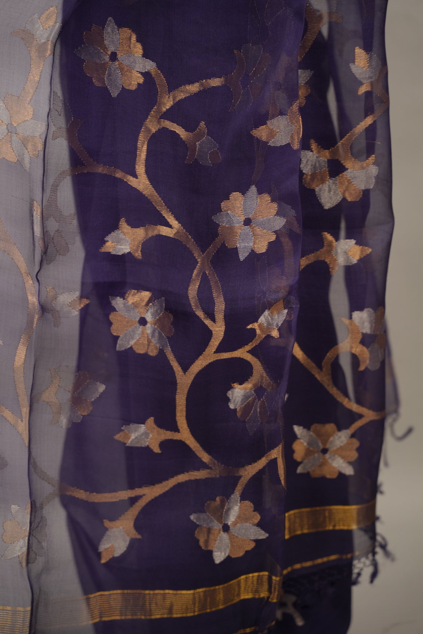 Blue Handloom Muslin Silk Saree With jamdhani weaving | Looms & Tassels