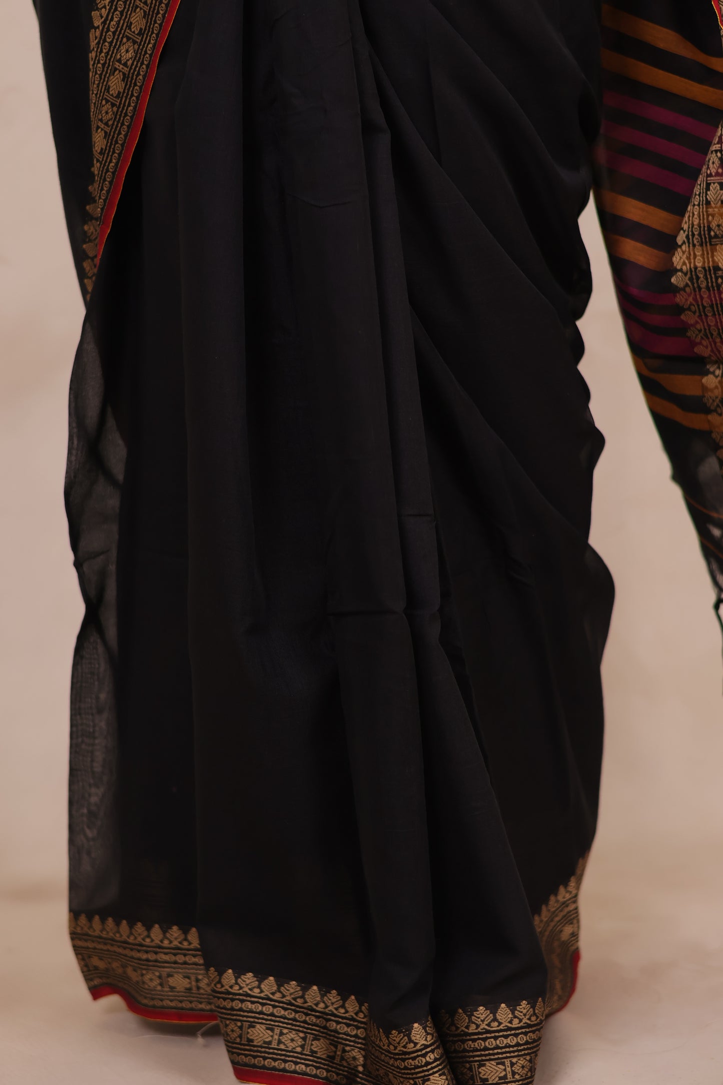 Black Narayanpet Cotton Saree | Looms & Tassels