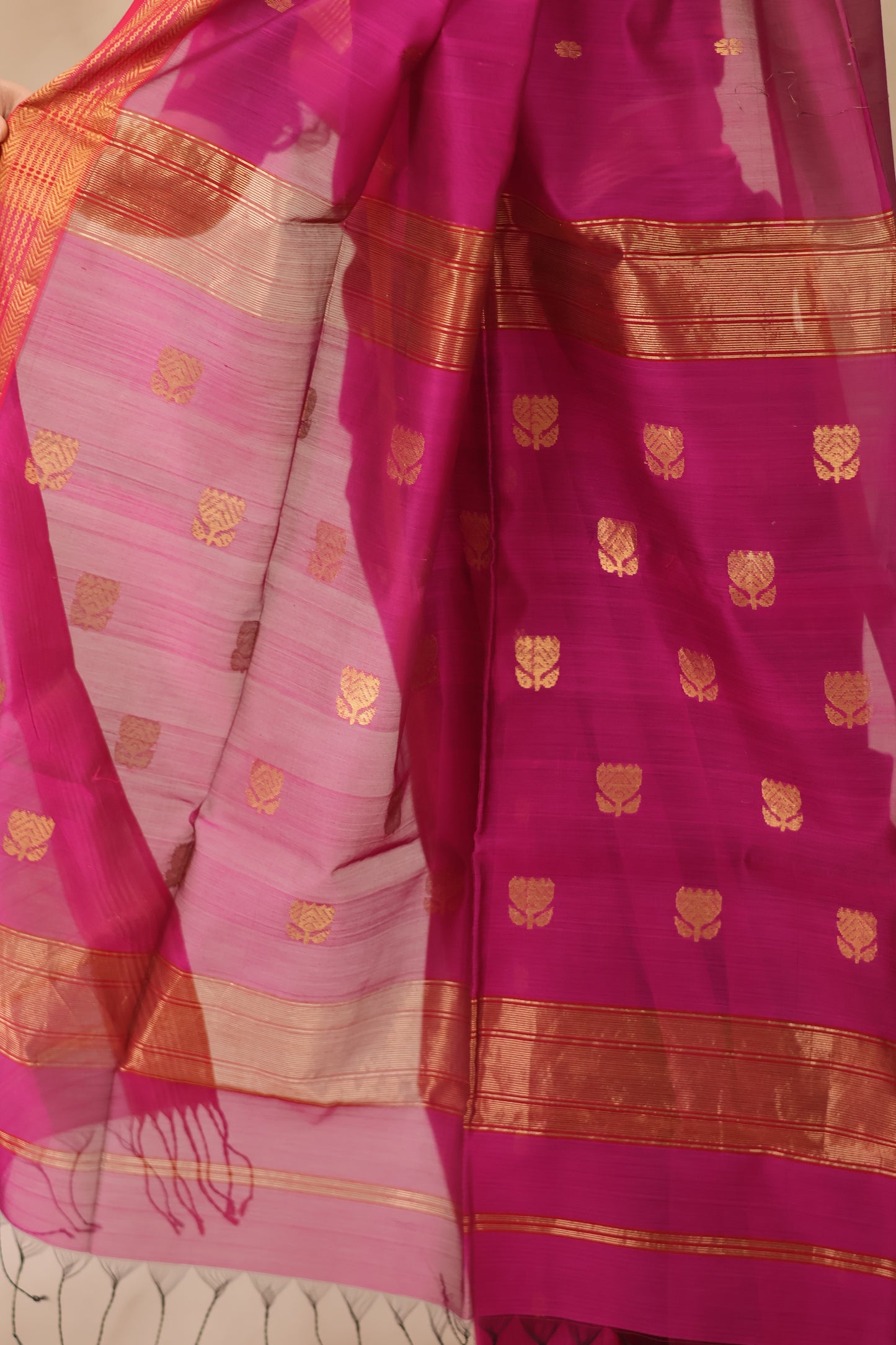 Magenta Handloom Maheswari Silk Cotton Sarees | Looms & Tassels