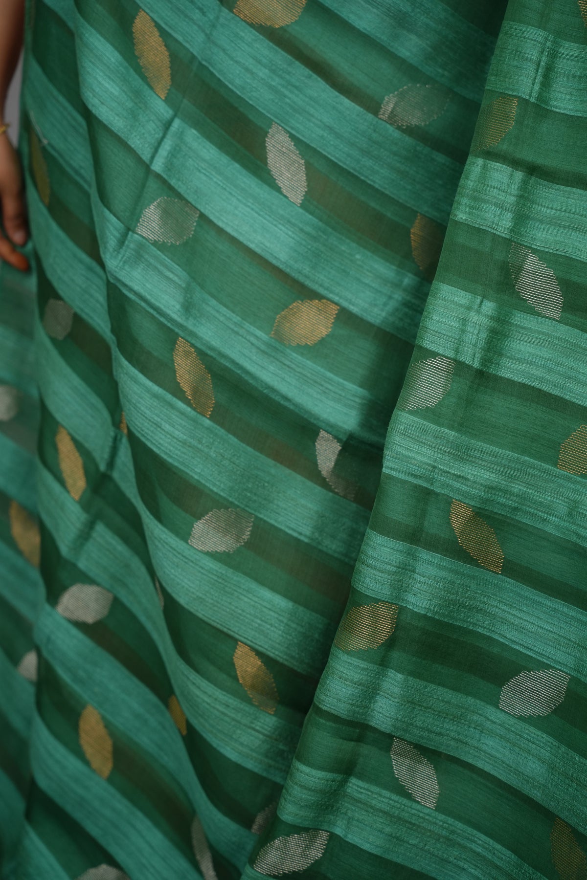 Sea green Handloom Jamdhani Pure Matka Silk Saree with Muslin Silk Pallu | Looms & Tassels