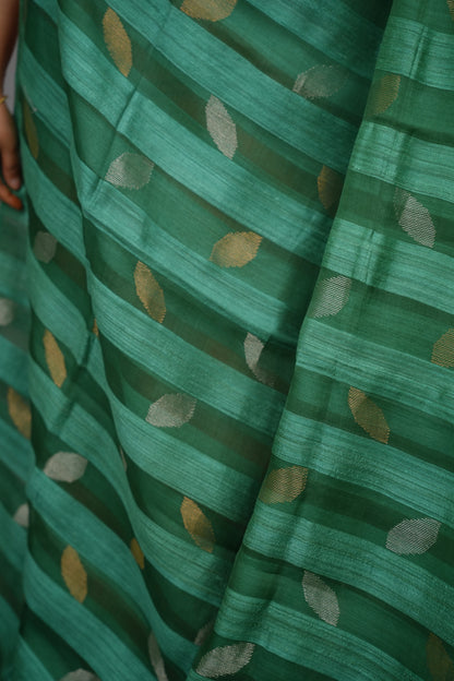 Sea green Handloom Jamdhani Pure Matka Silk Saree with Muslin Silk Pallu | Looms & Tassels