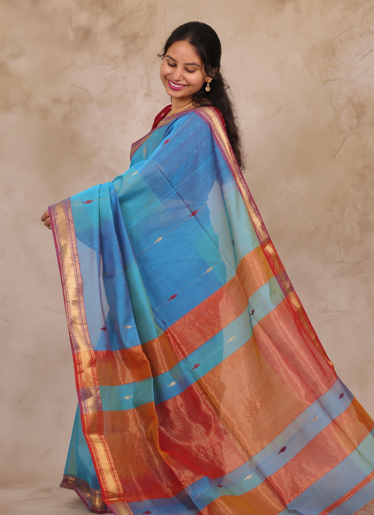 Dual Shade Blue Handloom Maheswari Silk Cotton Sarees | Looms & Tassels