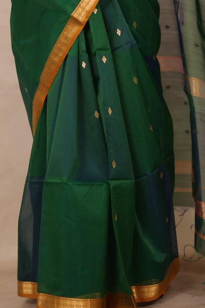 Green Dual Tone Handloom Maheswari Silk Cotton Sarees | Looms & Tassels
