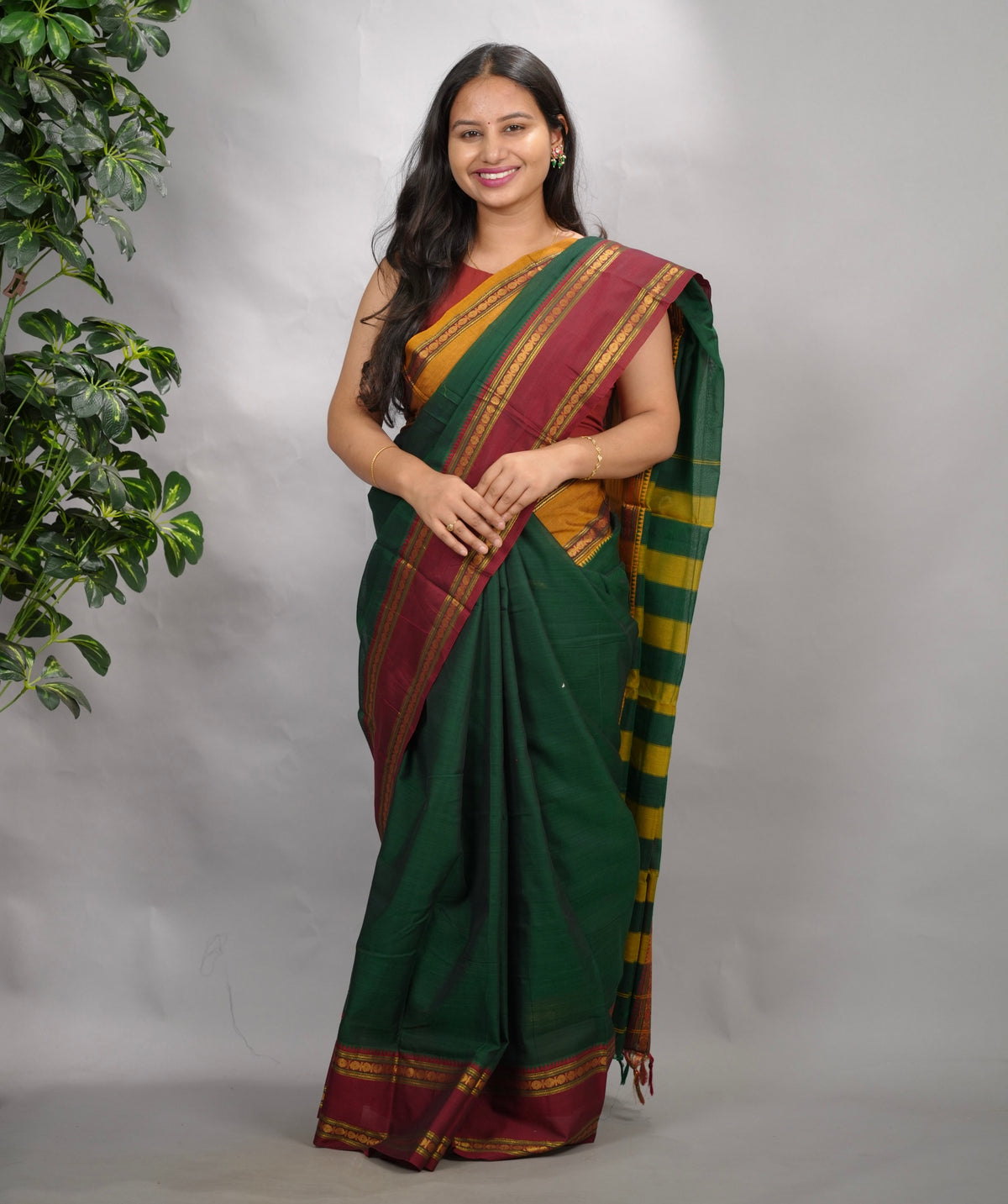 Green Narayanpet Cotton Saree With Ganga And Jamuna Border | Looms & Tassels