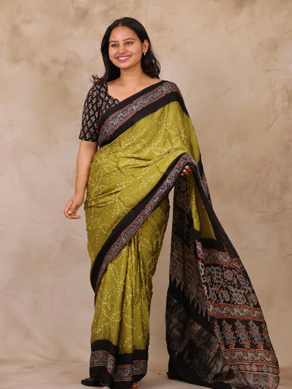 Lemon Green Hand Knotted Bandhej Arakh Modal Silk Saree with Lagdi Pallu | Looms & Tassels