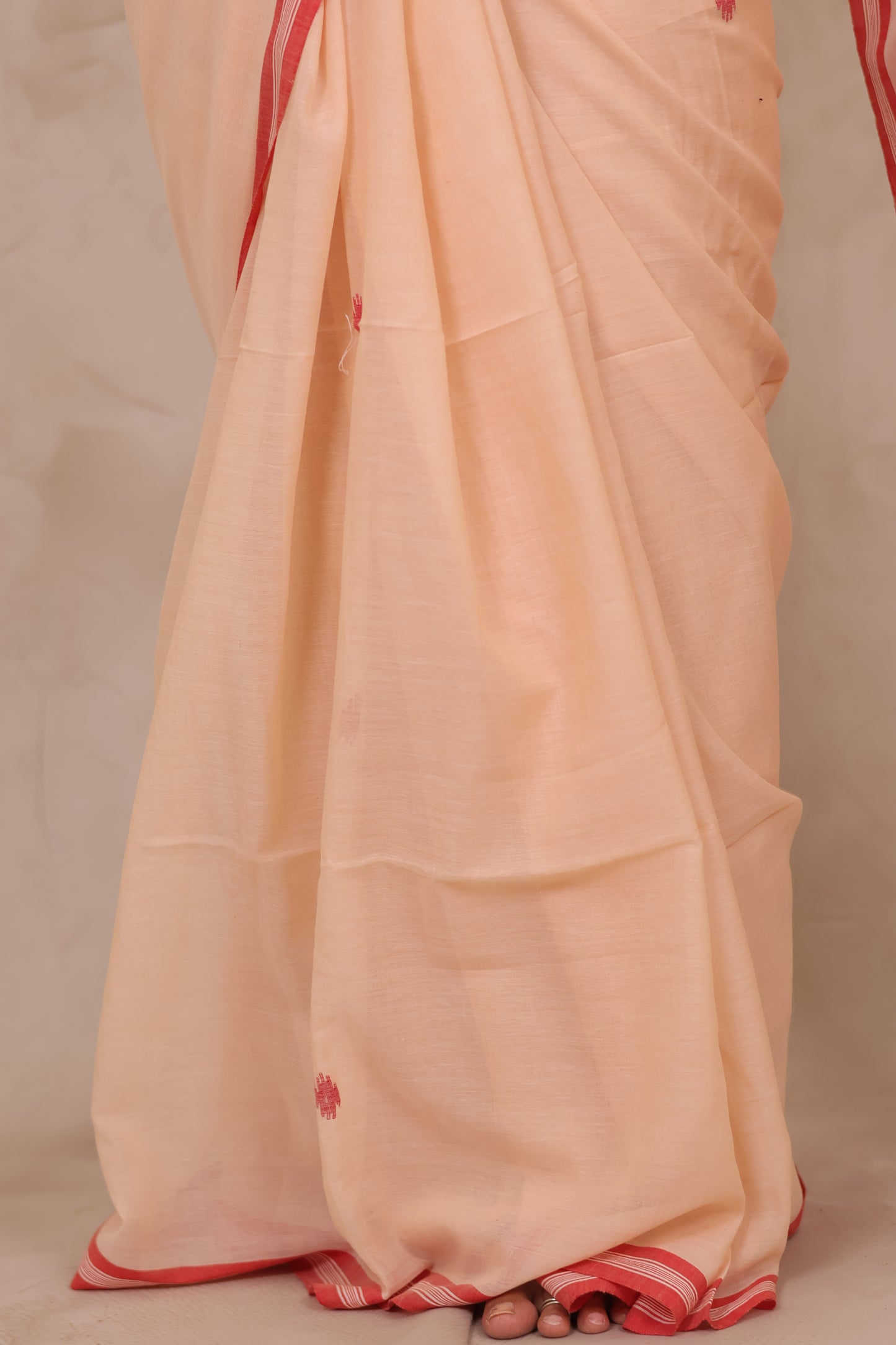 Cream Handwoven Malai Cotton Saree| Looms & Tassels