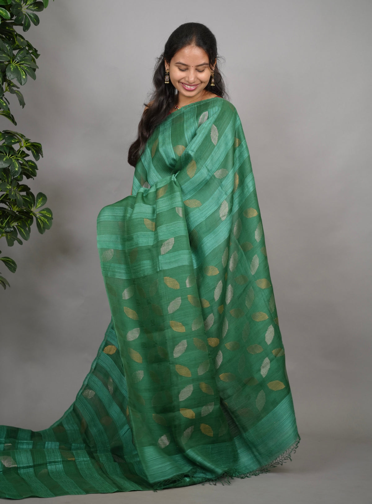 Sea green Handloom Jamdhani Pure Matka Silk Saree with Muslin Silk Pallu | Looms & Tassels
