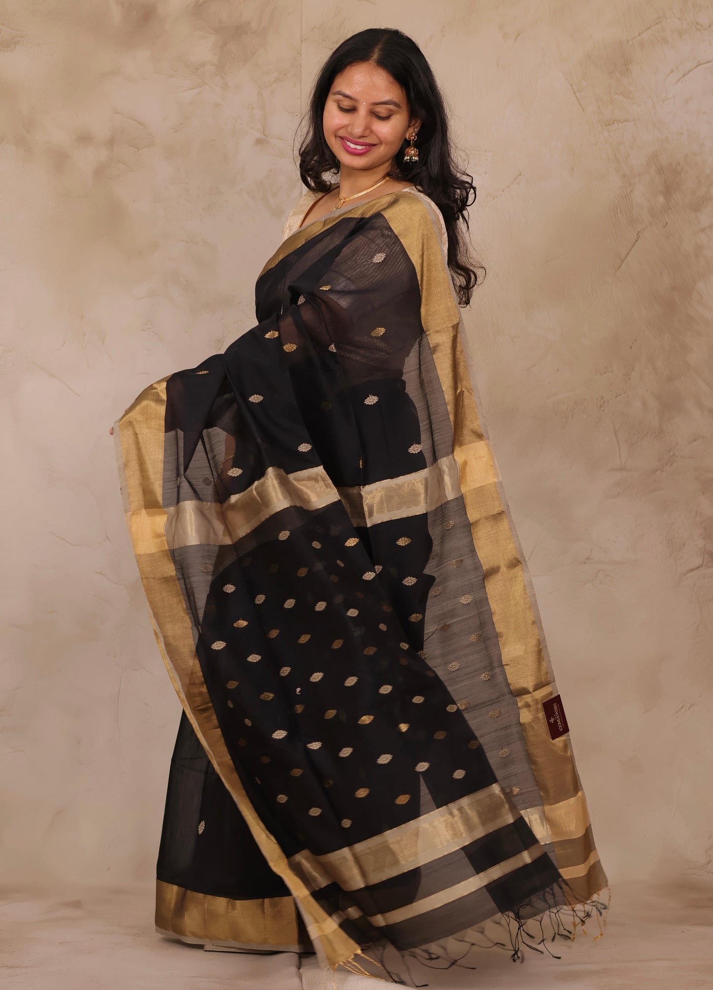 Black Handloom Maheswari Silk Cotton Sarees | Looms & Tassels
