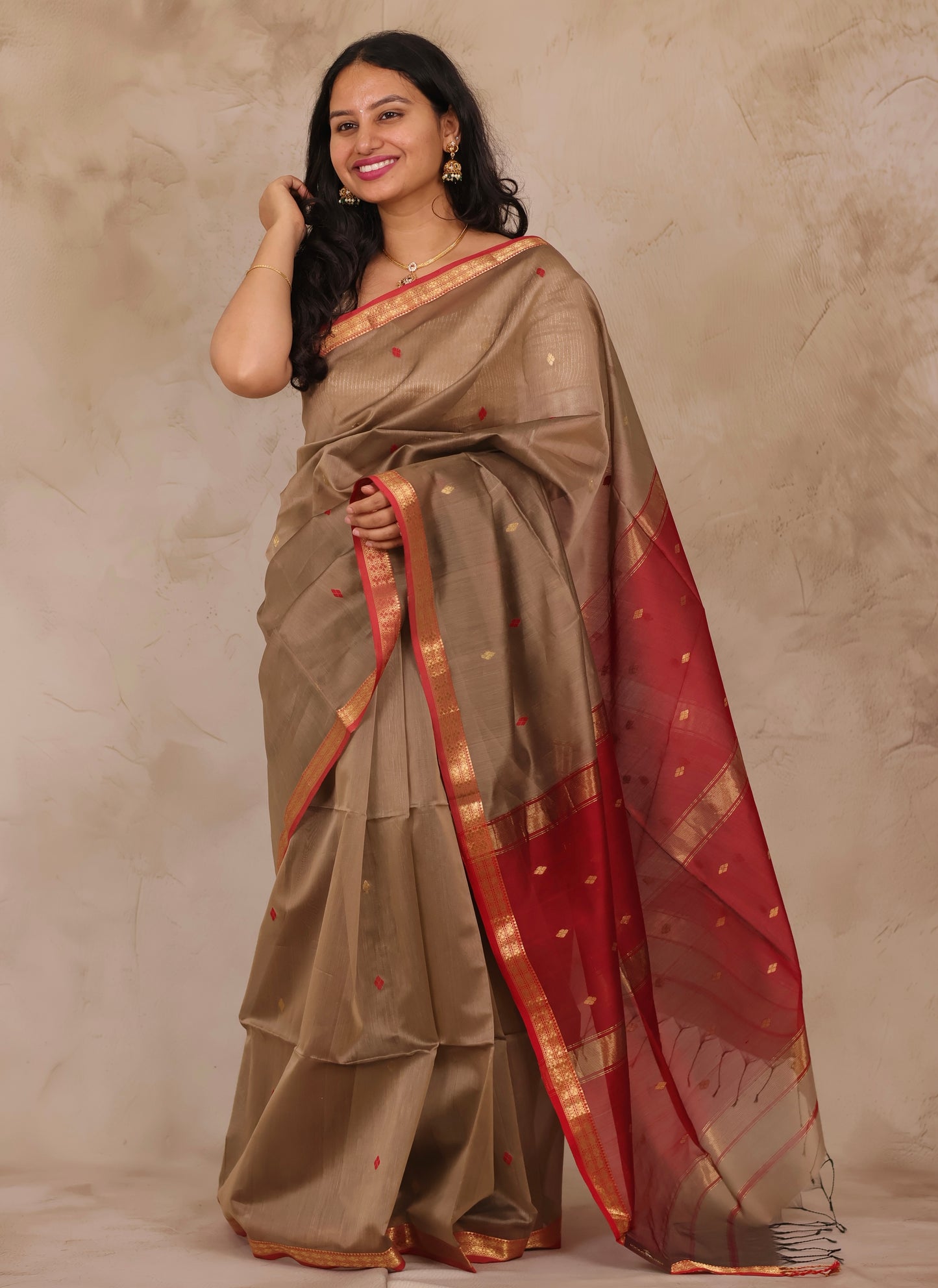 Handloom Maheswari Silk Cotton Sarees | Looms & Tassels