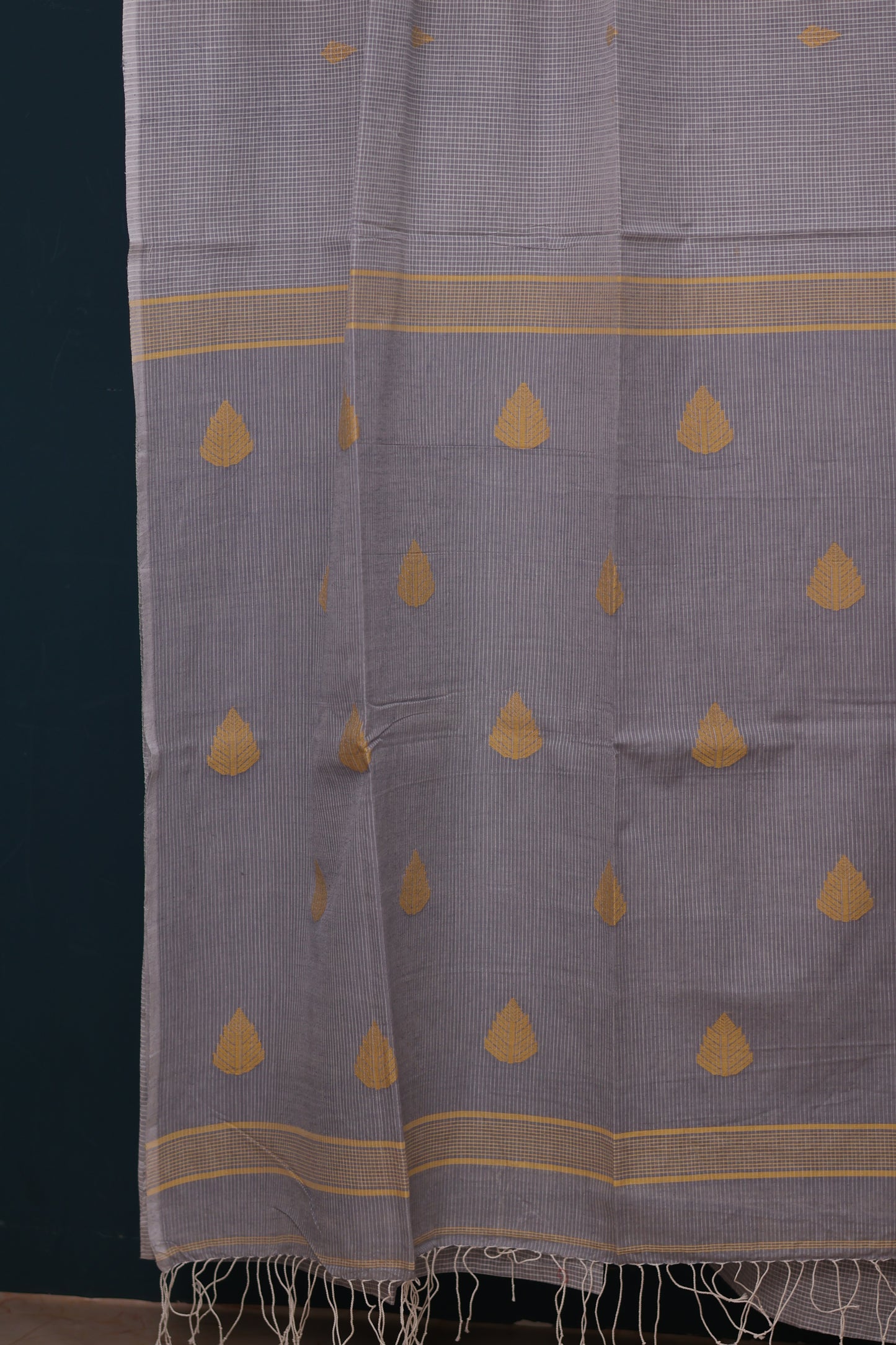 Grey Checks Pure Handwoven Jamdhani butta Malai Cotton Saree