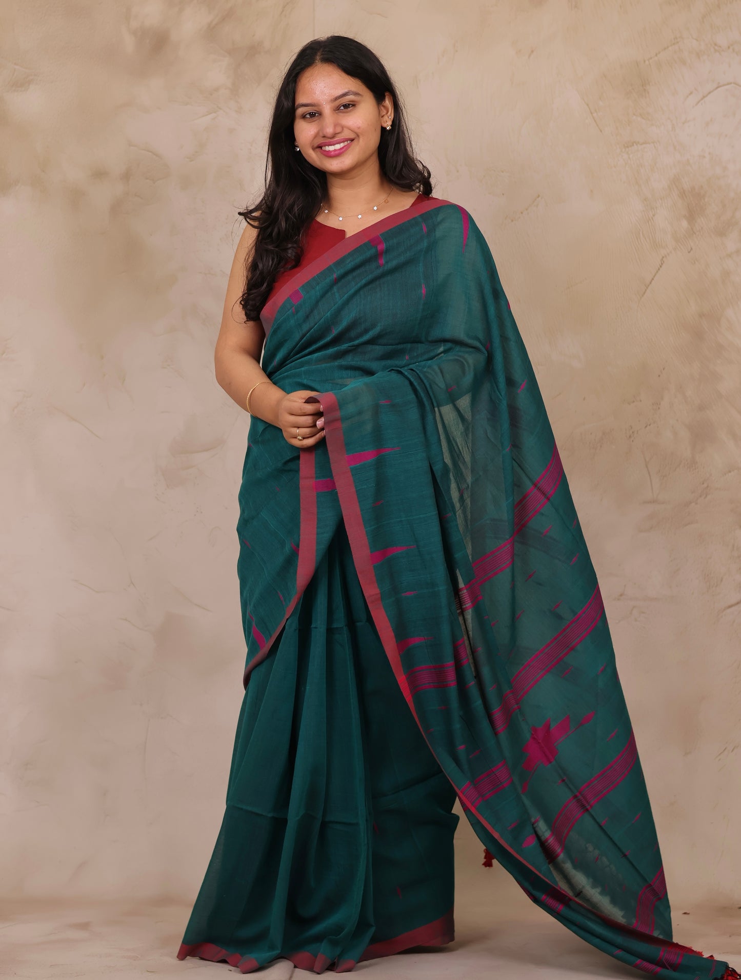 Emerald Green Handwoven Malai Cotton Saree| Looms & Tassels