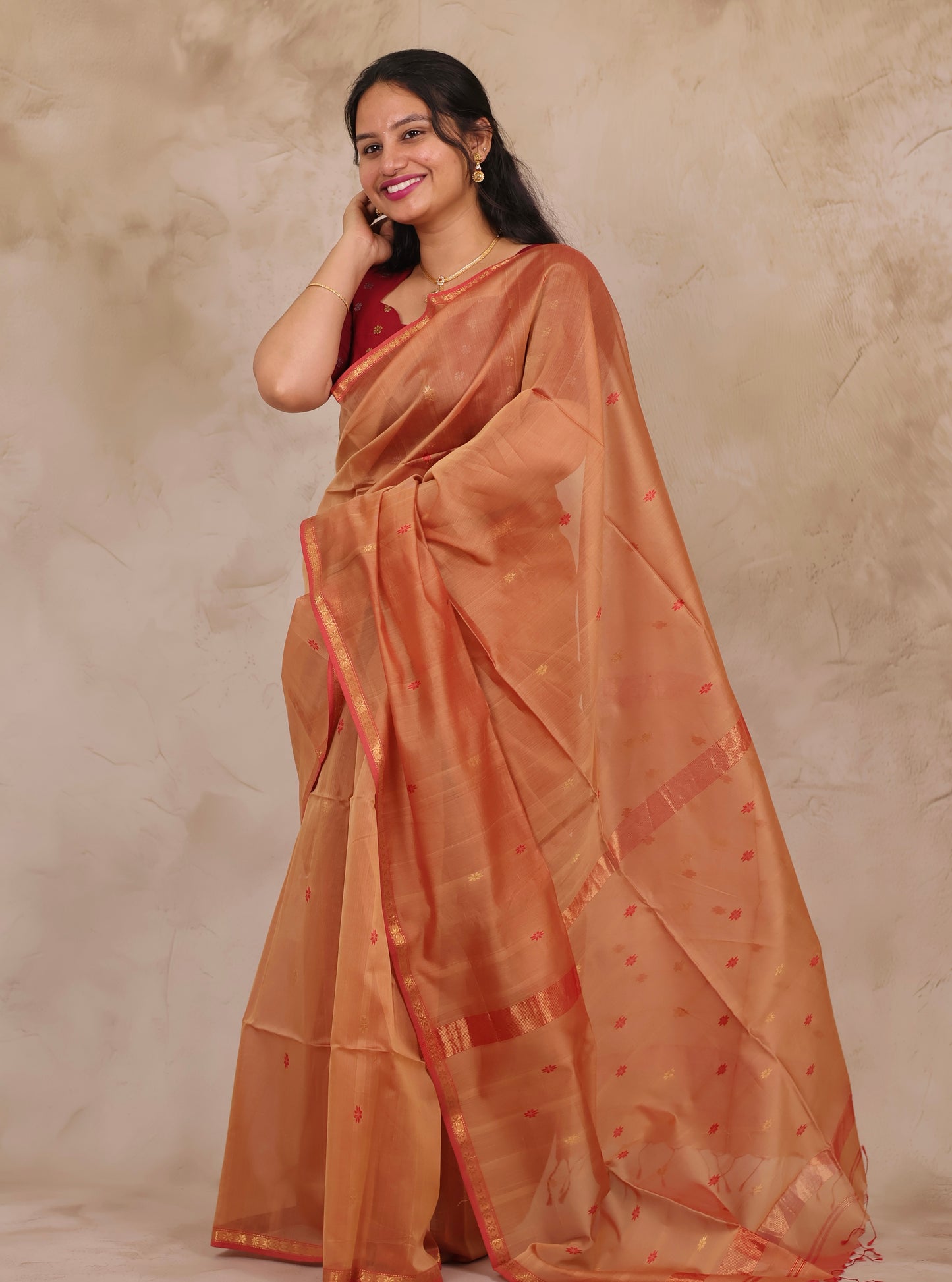 Peach Handloom Maheswari Silk Cotton Sarees | Looms & Tassels