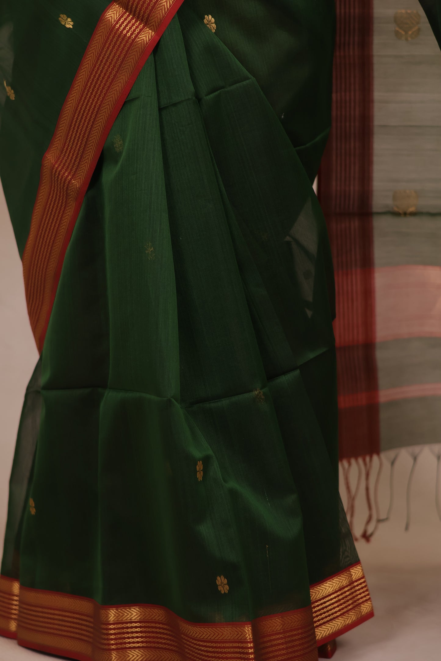 Green Handloom Maheswari Silk Cotton Sarees | Looms & Tassels