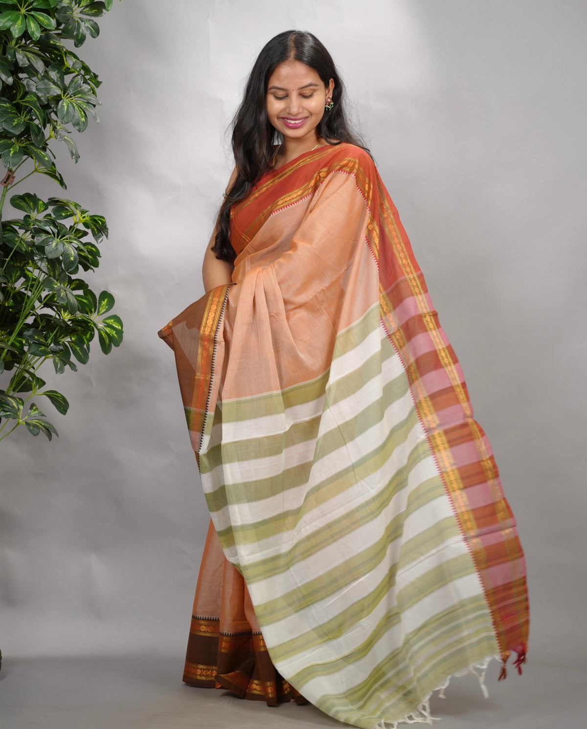 Peach Narayanpet Cotton Saree With Ganga And Jamuna Border | Looms & Tassels