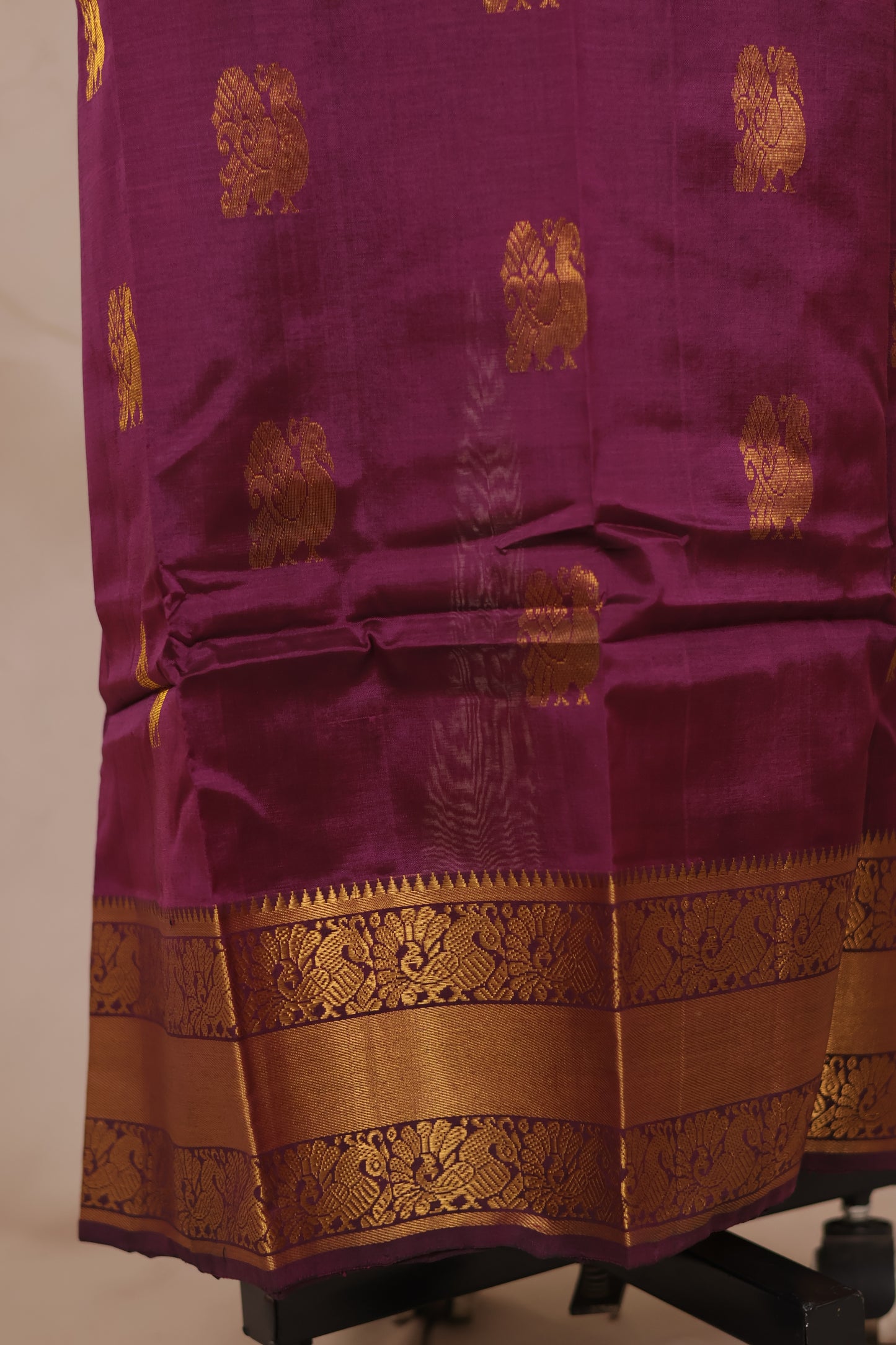Mangalagiri Handloom Top Material | Looms & Tassels