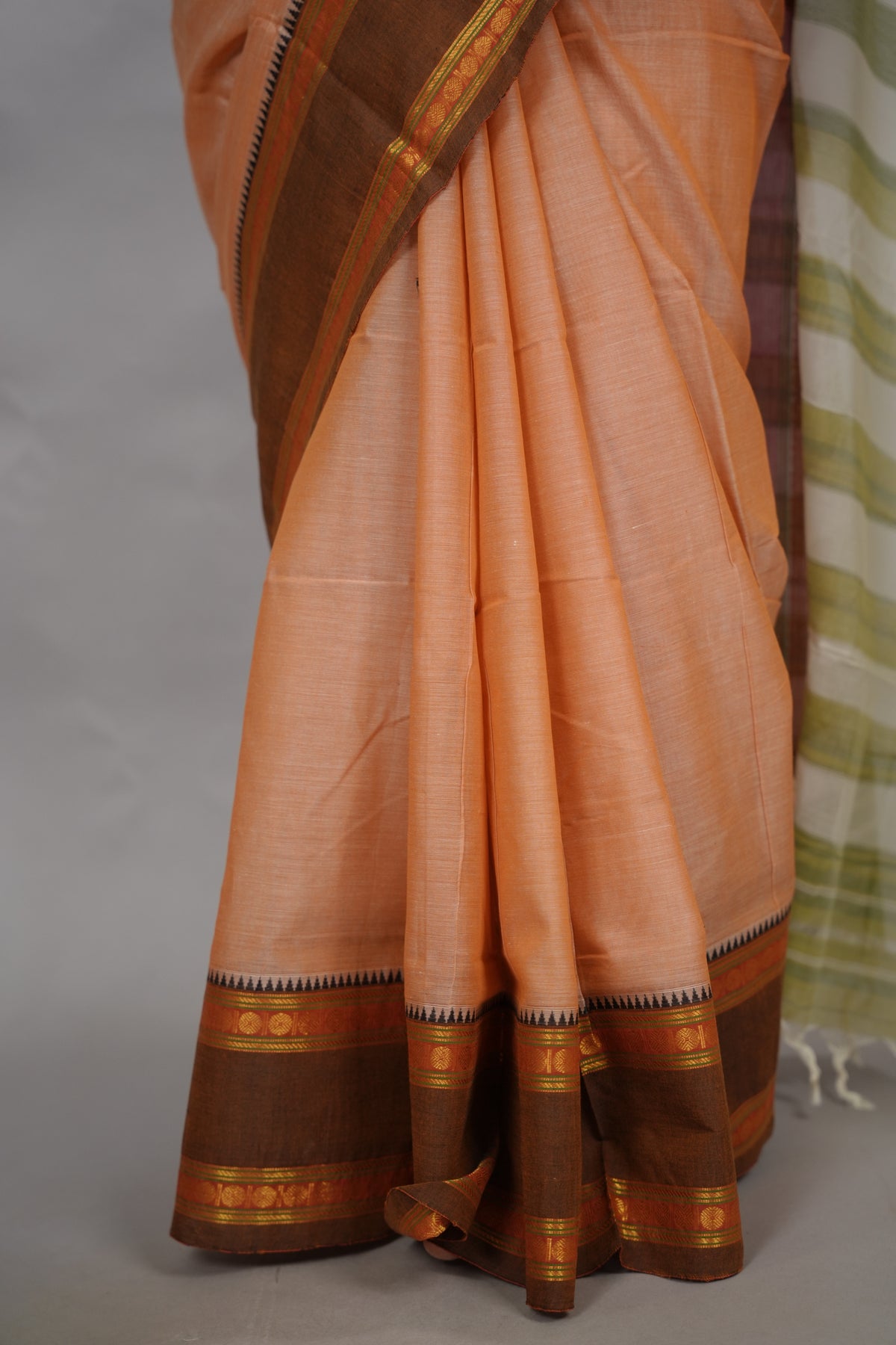 Peach Narayanpet Cotton Saree With Ganga And Jamuna Border | Looms & Tassels