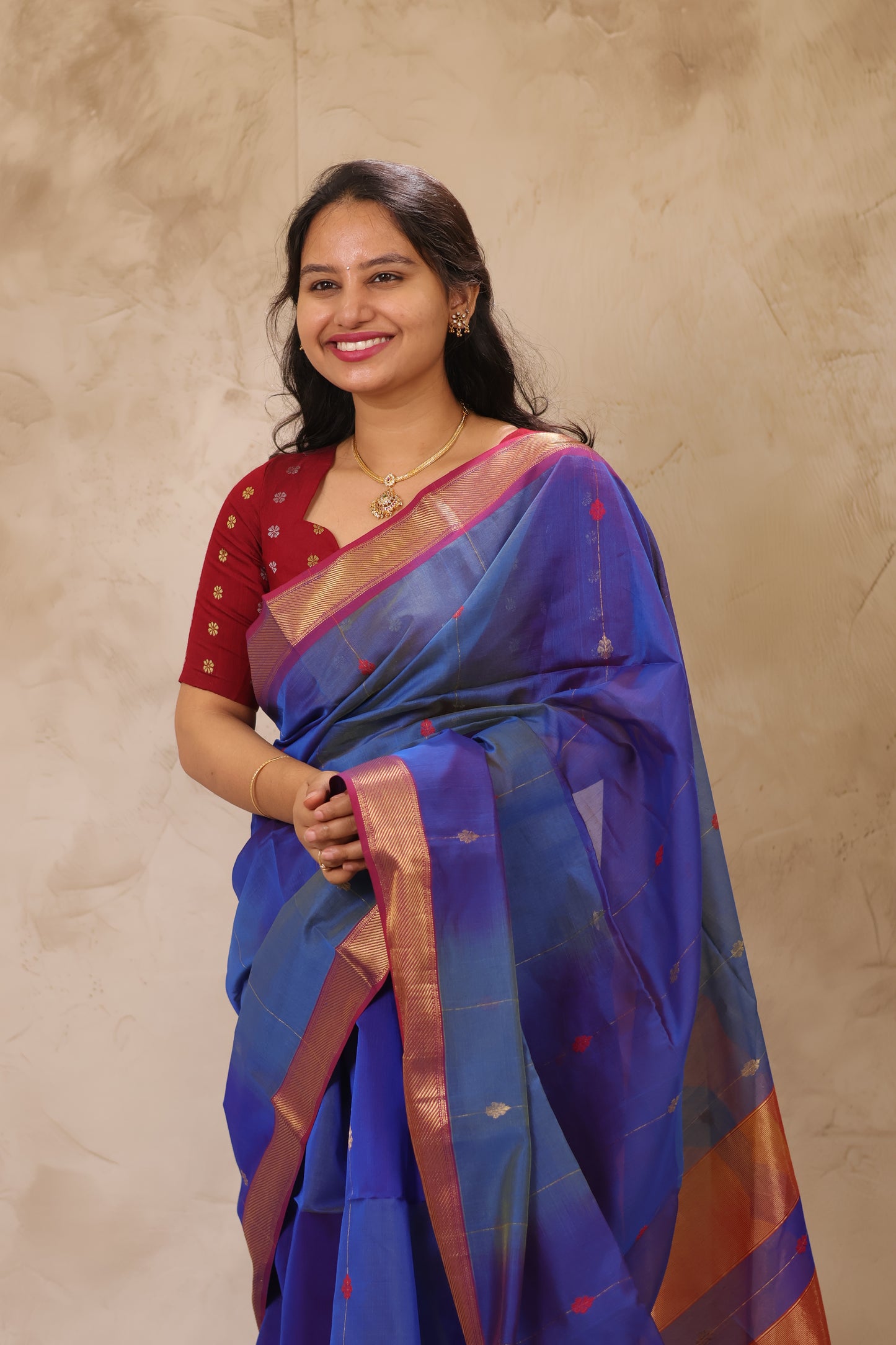 Blue Dual Tone Handloom Maheswari Silk Cotton Sarees | Looms & Tassels