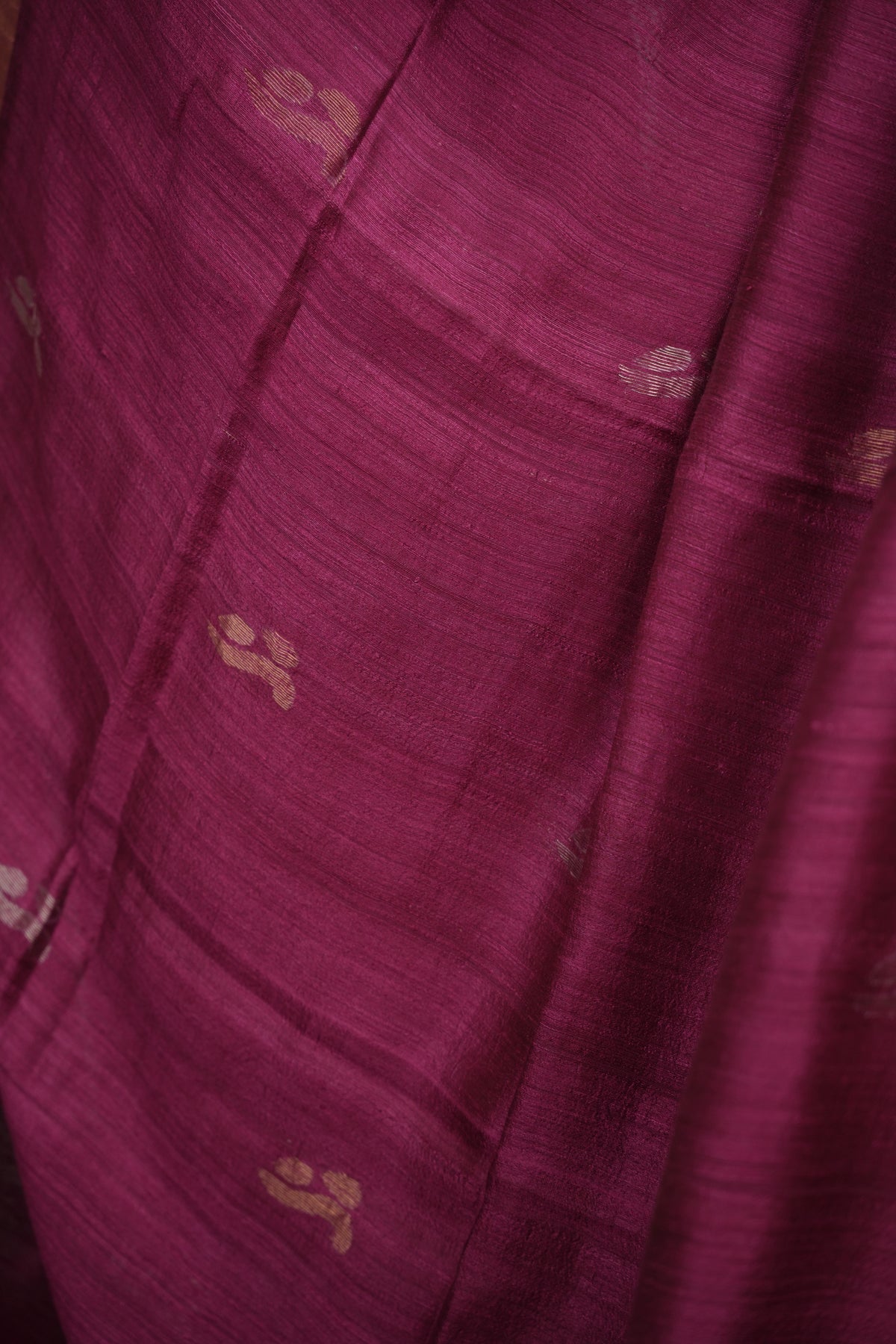 Magenta Handloom Jamdhani Pure Matka Silk Saree with Muslin Silk Pallu