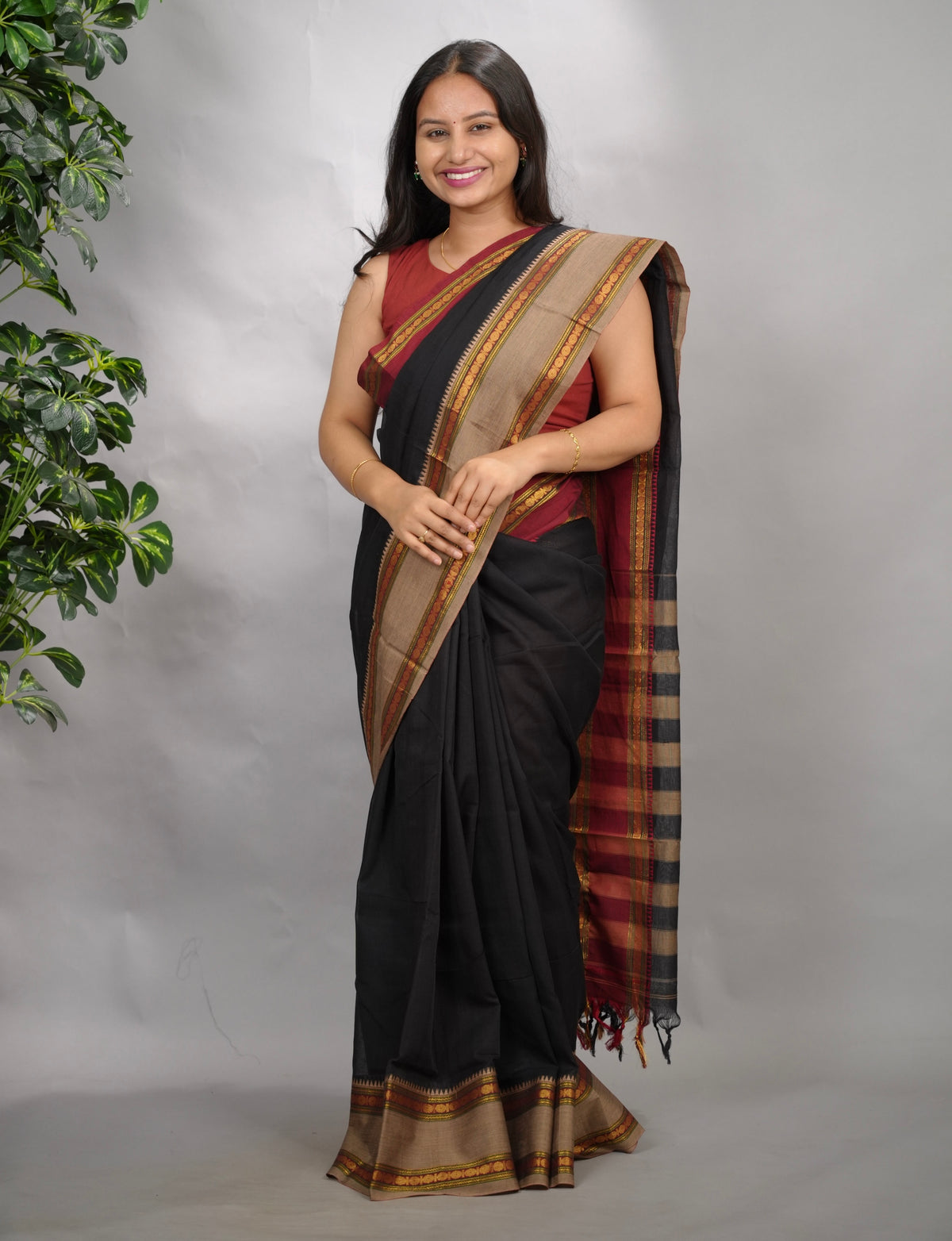 Black Narayanpet Cotton Saree With Ganga And Jamuna Border | Looms & Tassels