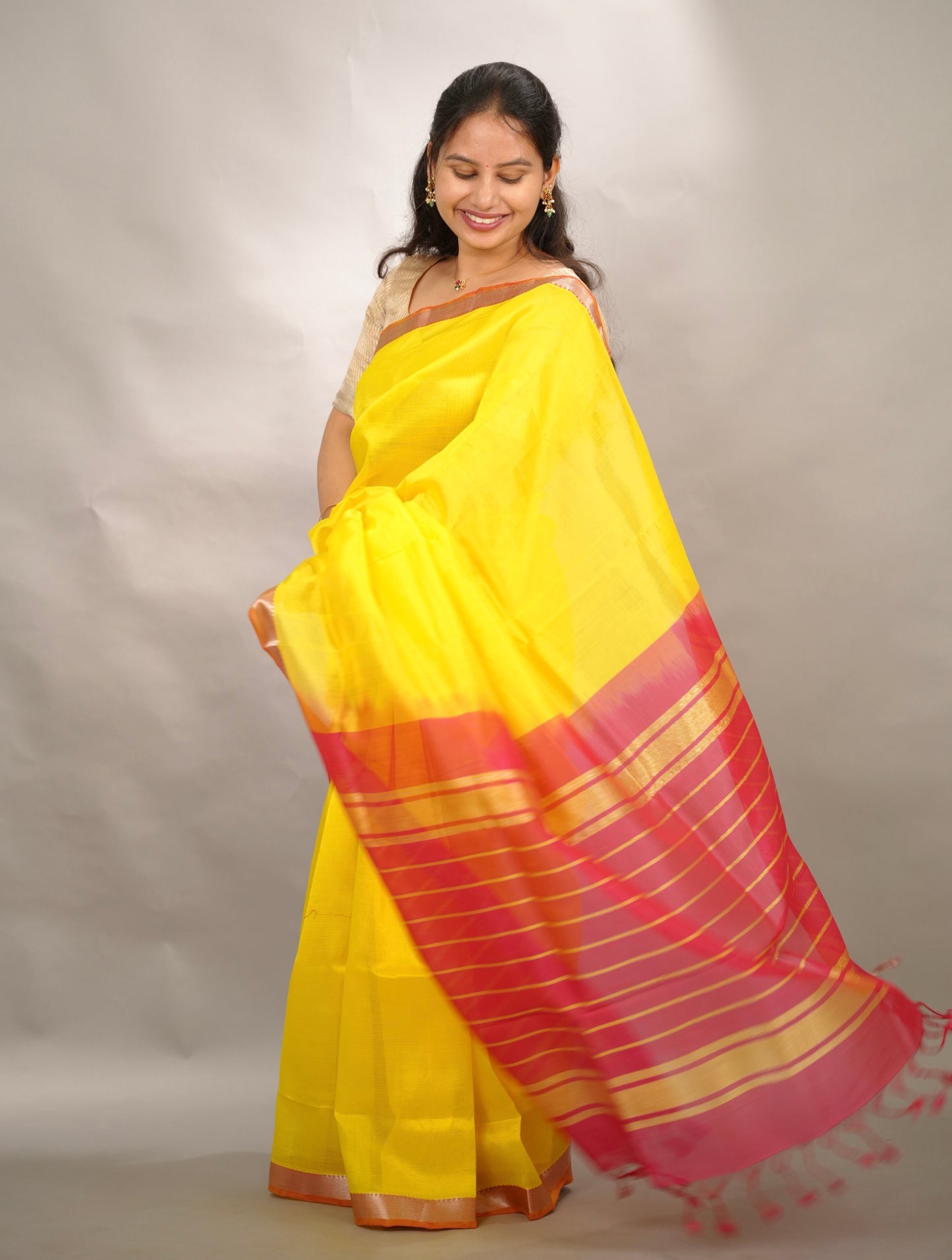 Yellow & Pink Handloom Mangalagiri Silk Saree| Looms & Tassels