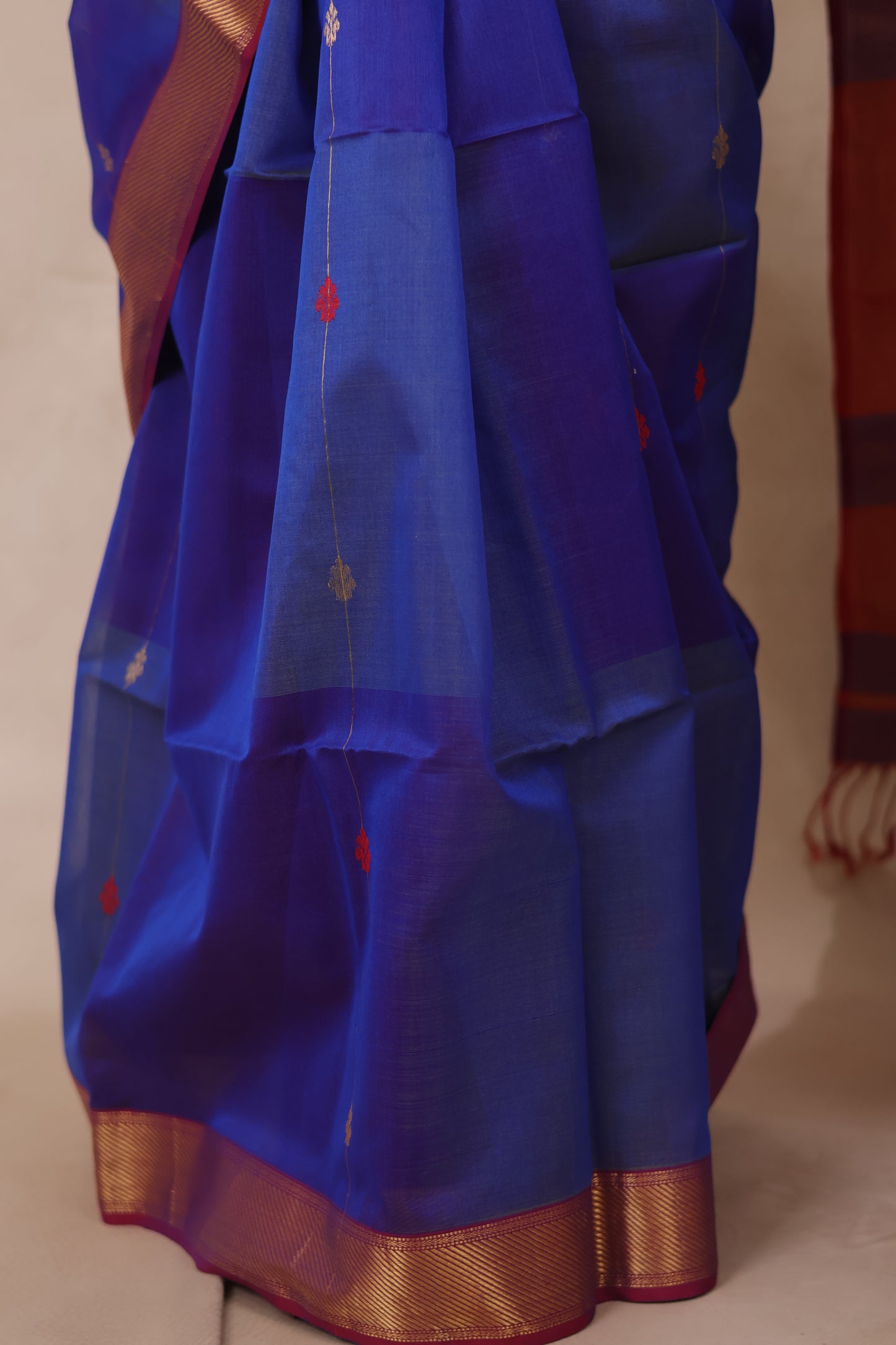 Blue Dual Tone Handloom Maheswari Silk Cotton Sarees | Looms & Tassels