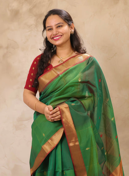 Green Dual Tone Handloom Maheswari Silk Cotton Sarees | Looms & Tassels