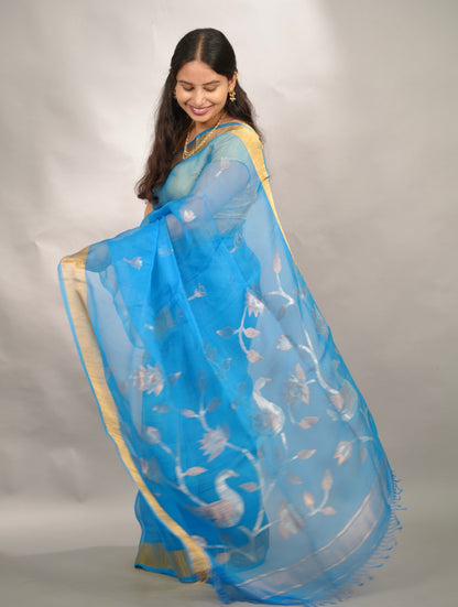 Blue Handloom Muslin Silk Saree With jamdhani weaving | Looms & Tassels