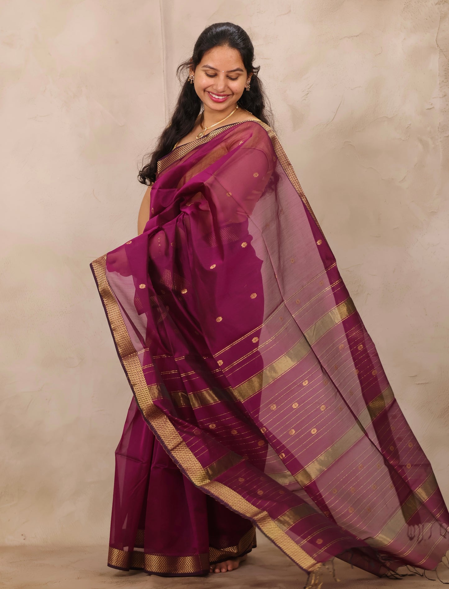 Magenta Handloom Maheswari Silk Cotton Sarees | Looms & Tassels