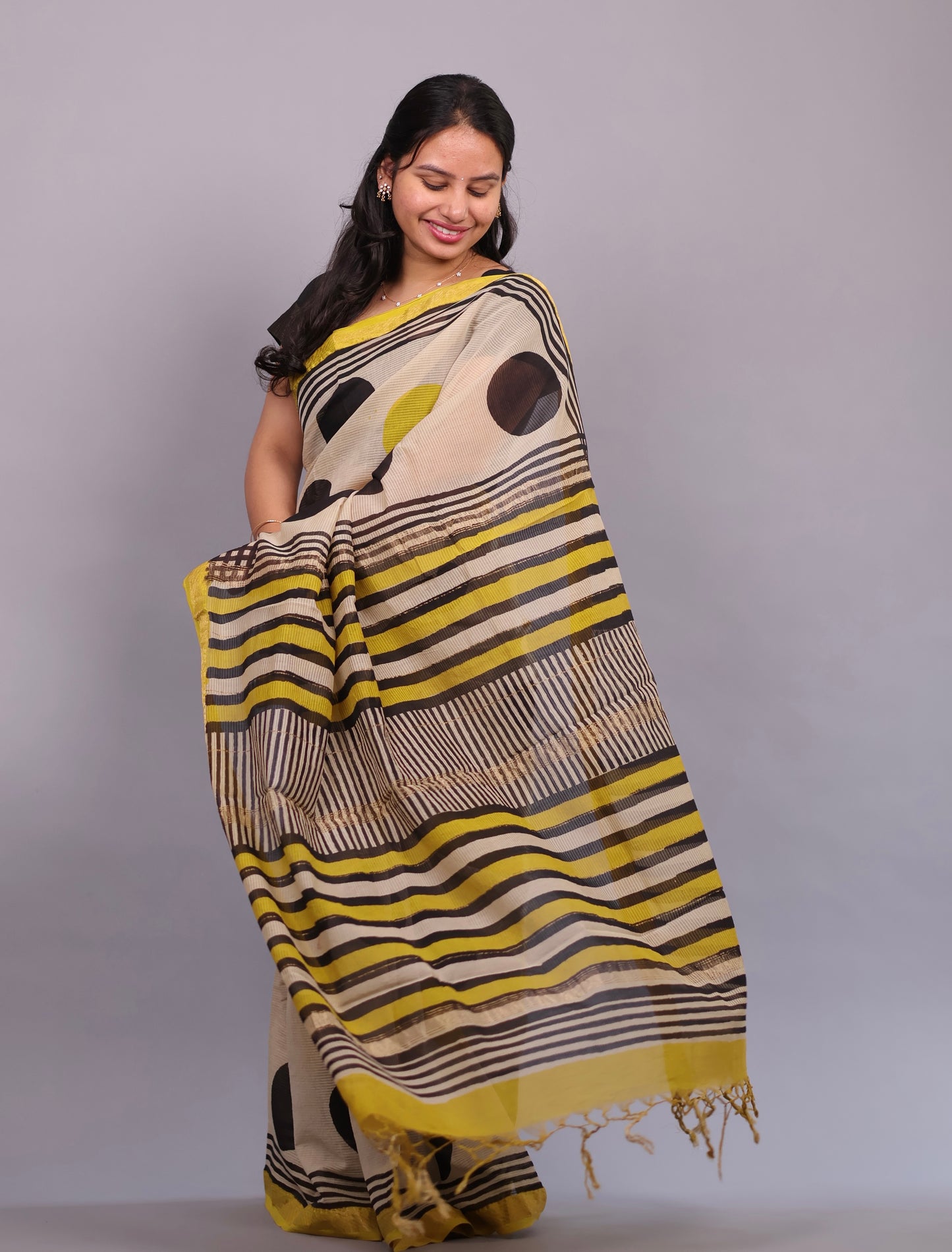 Cream Bagru Hand Block Printed Maheswari Silk Cotton Saree